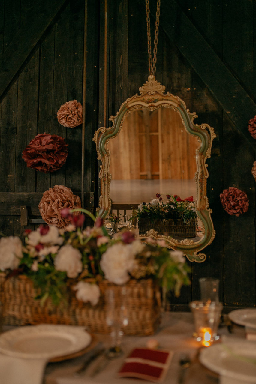 pantone color of the year wedding-wedding details-barn wedding germany
