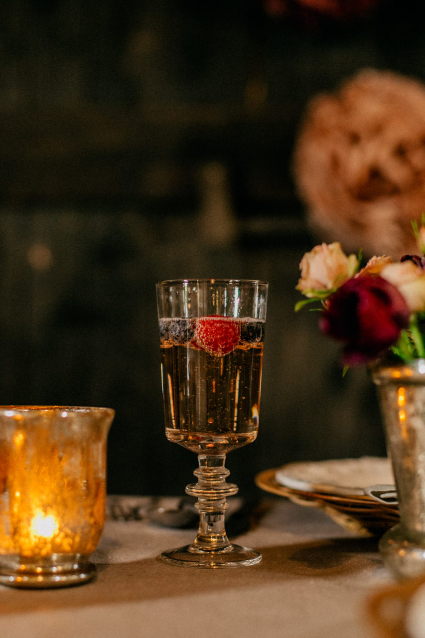 pantone color of the year wedding-wedding details-barn wedding germany