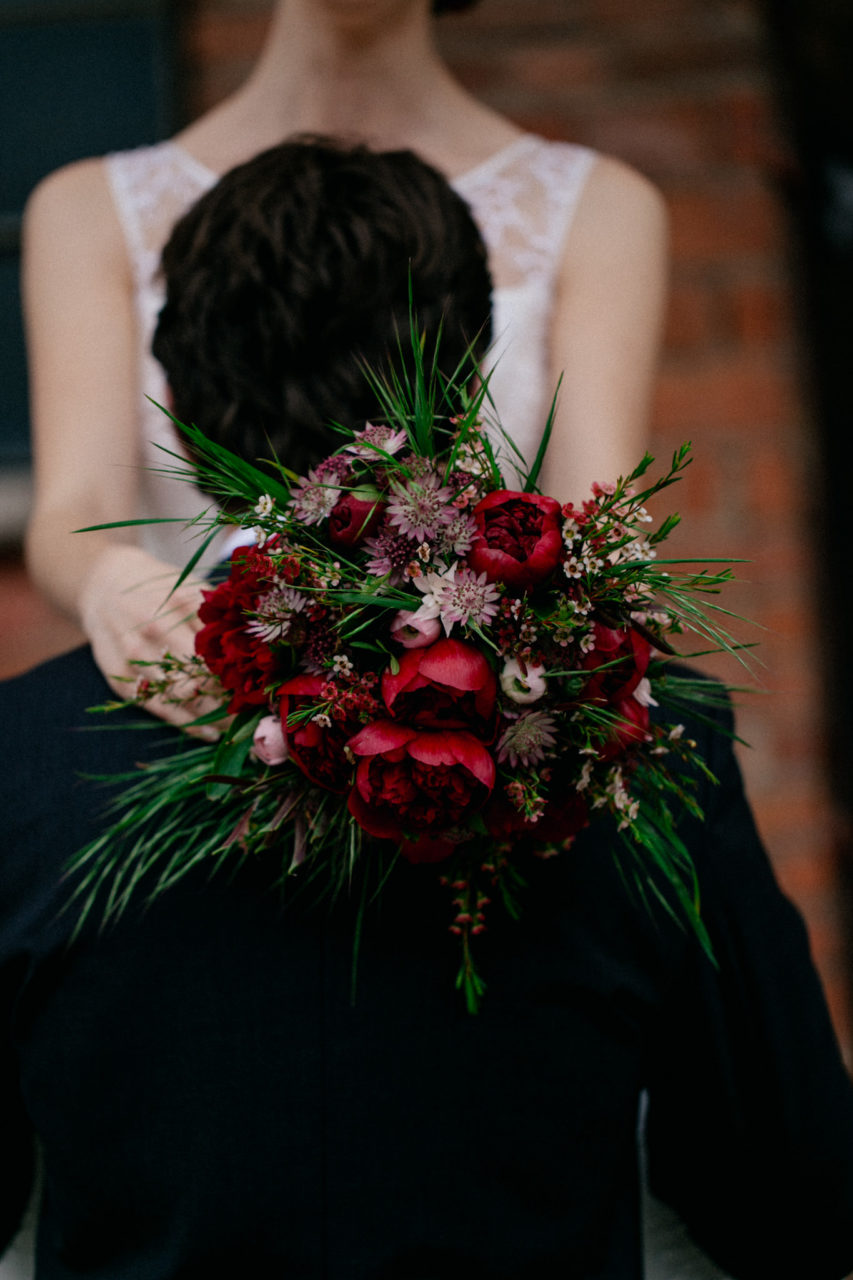 groom bride portrait-marsala pantone color of the year-barn wedding europe-steinbachhof wedding stuttgart