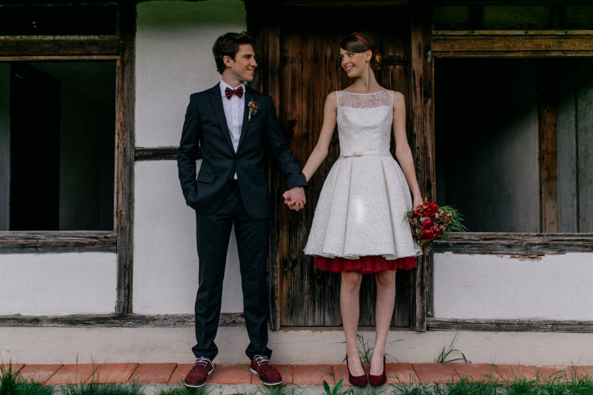 groom bride portrait-marsala pantone color of the year-barn wedding europe-wedding photographer stuttgart