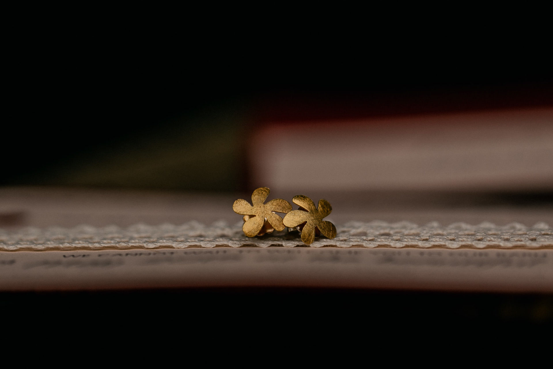 bespoke jewellery earrings-wedding photographer germany-michaela roemer