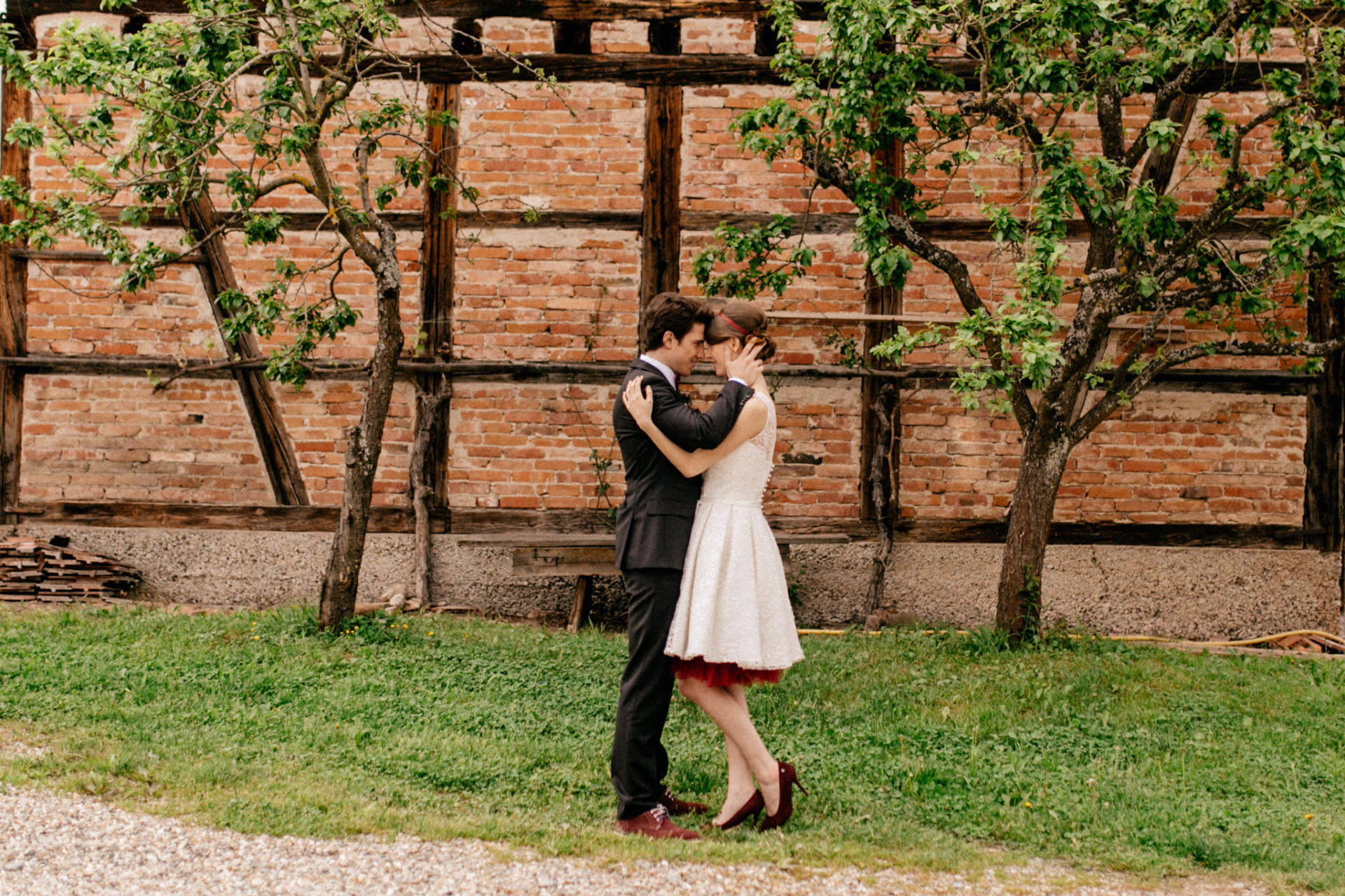 barn wedding germane-marsala details pantone color of the year-peonies bouquet-vw t1 wedding car-vintage wedding