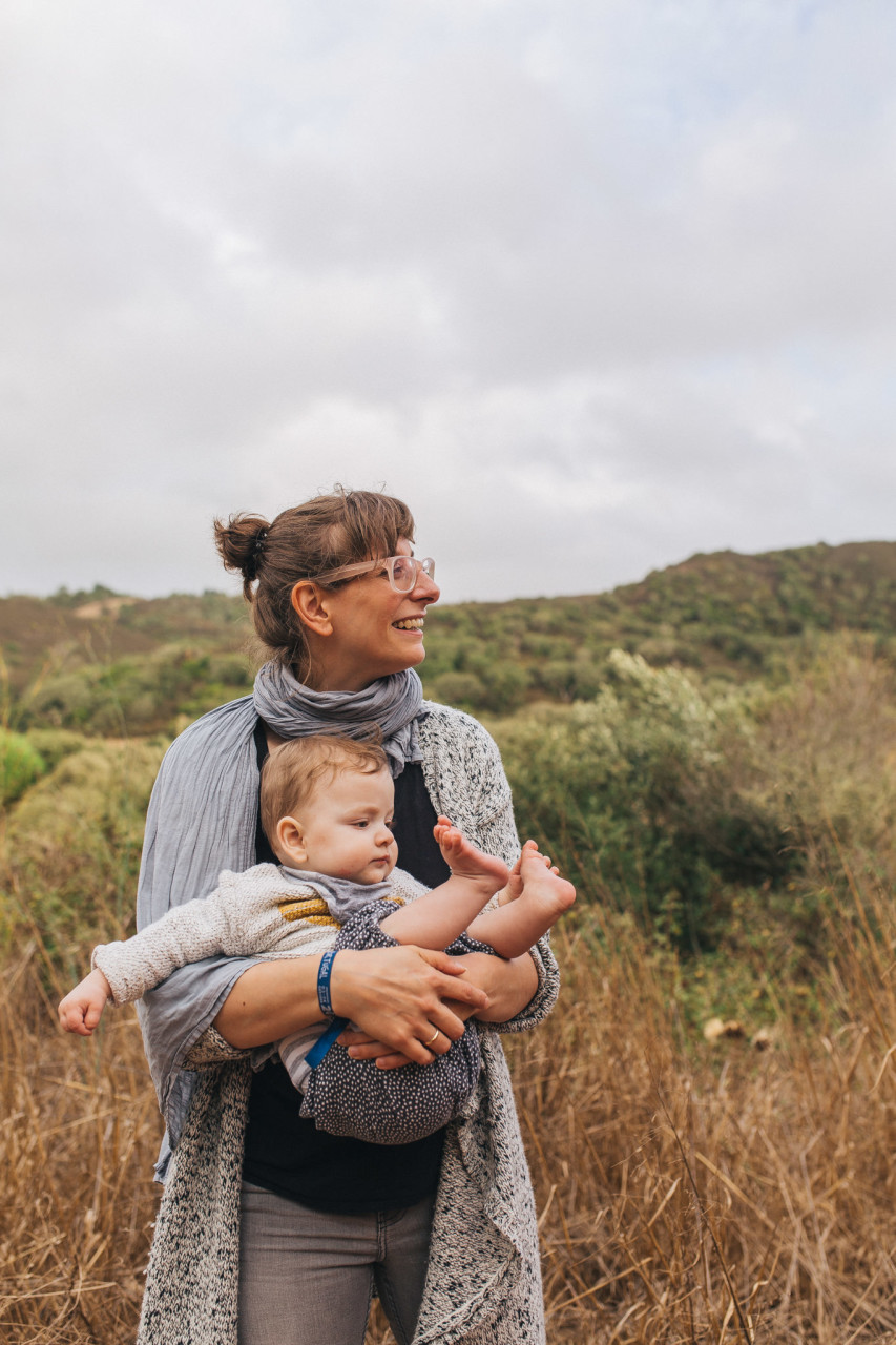 Family photographer portugal-family journal-family portrait vacation-19 family portrait-mother and child portrait-happy mom