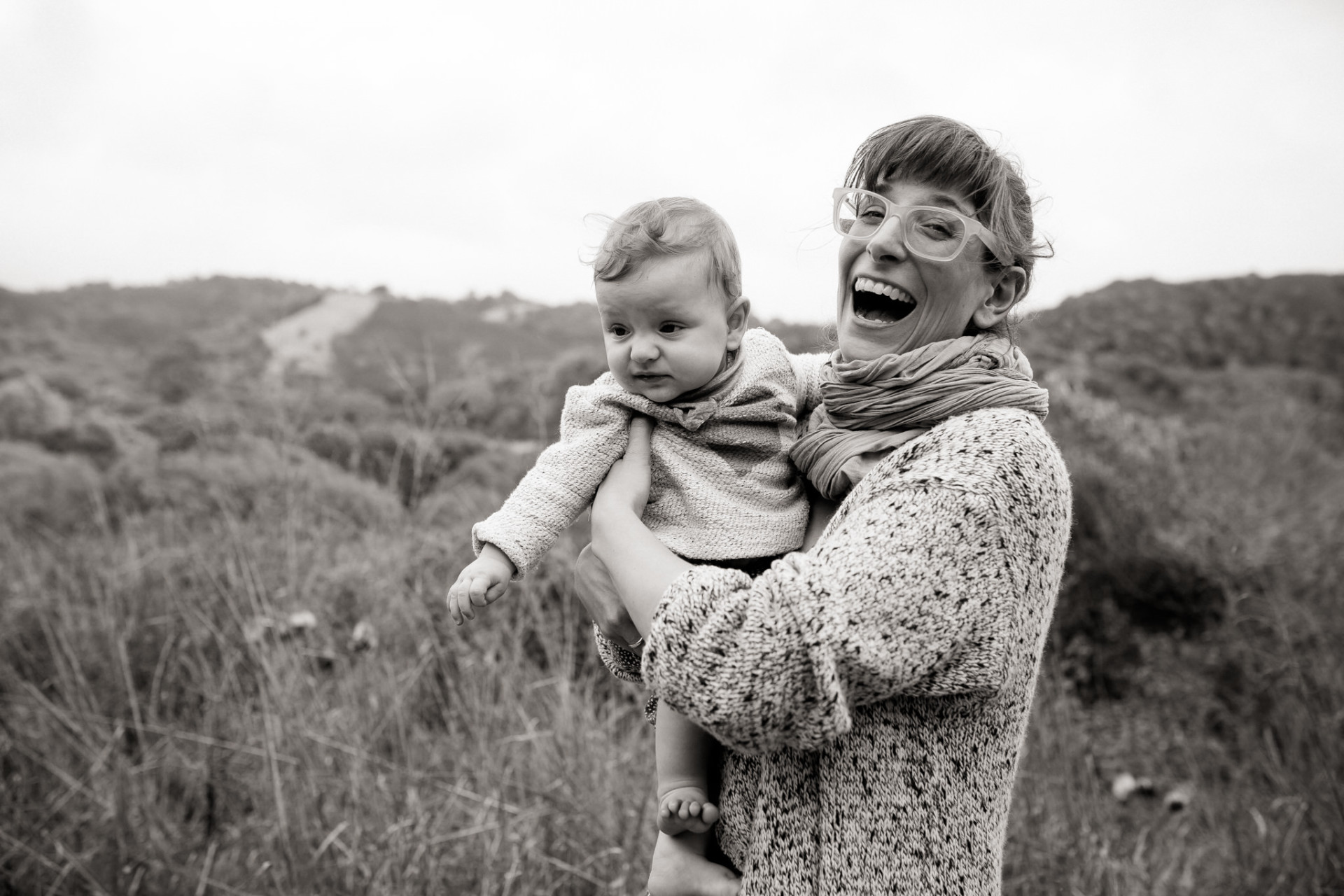 Family photographer portugal-family journal-family portrait vacation-21 family portrait-mother and child portrait-happy mom