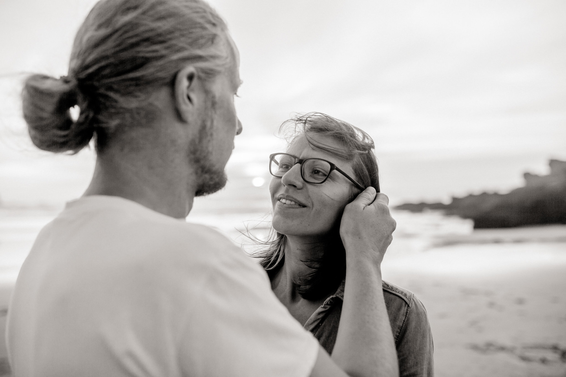 beach engagement photos-wedding photographer portugal-elopement algarve