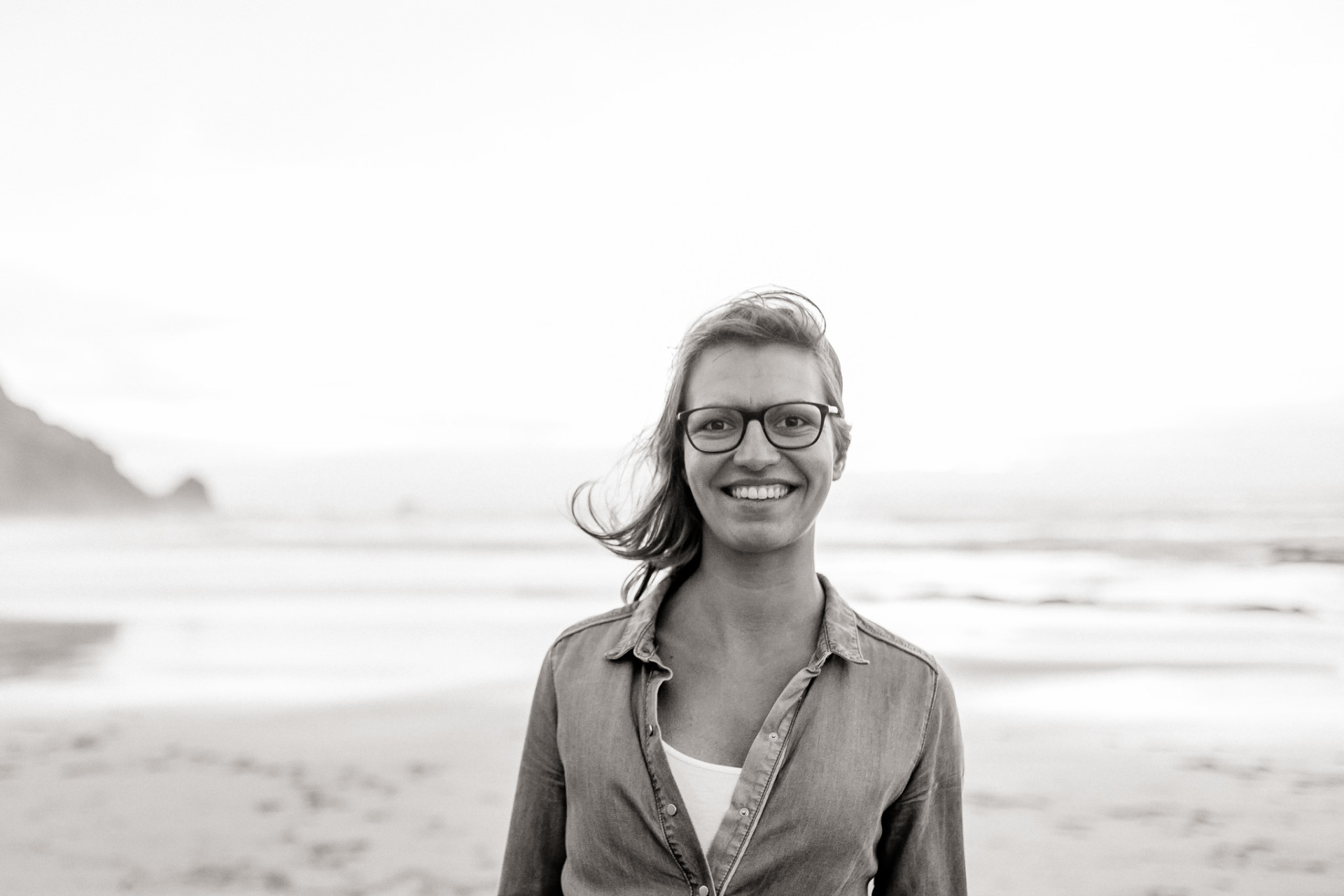 beach engagement photos-elopement photographer europe-elopement algarve