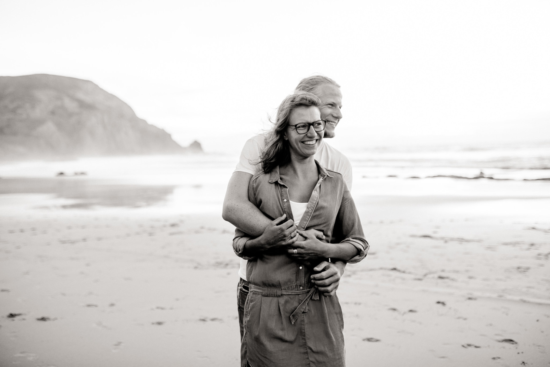 beach engagement photos-elopement photographer europe-elopement algarve