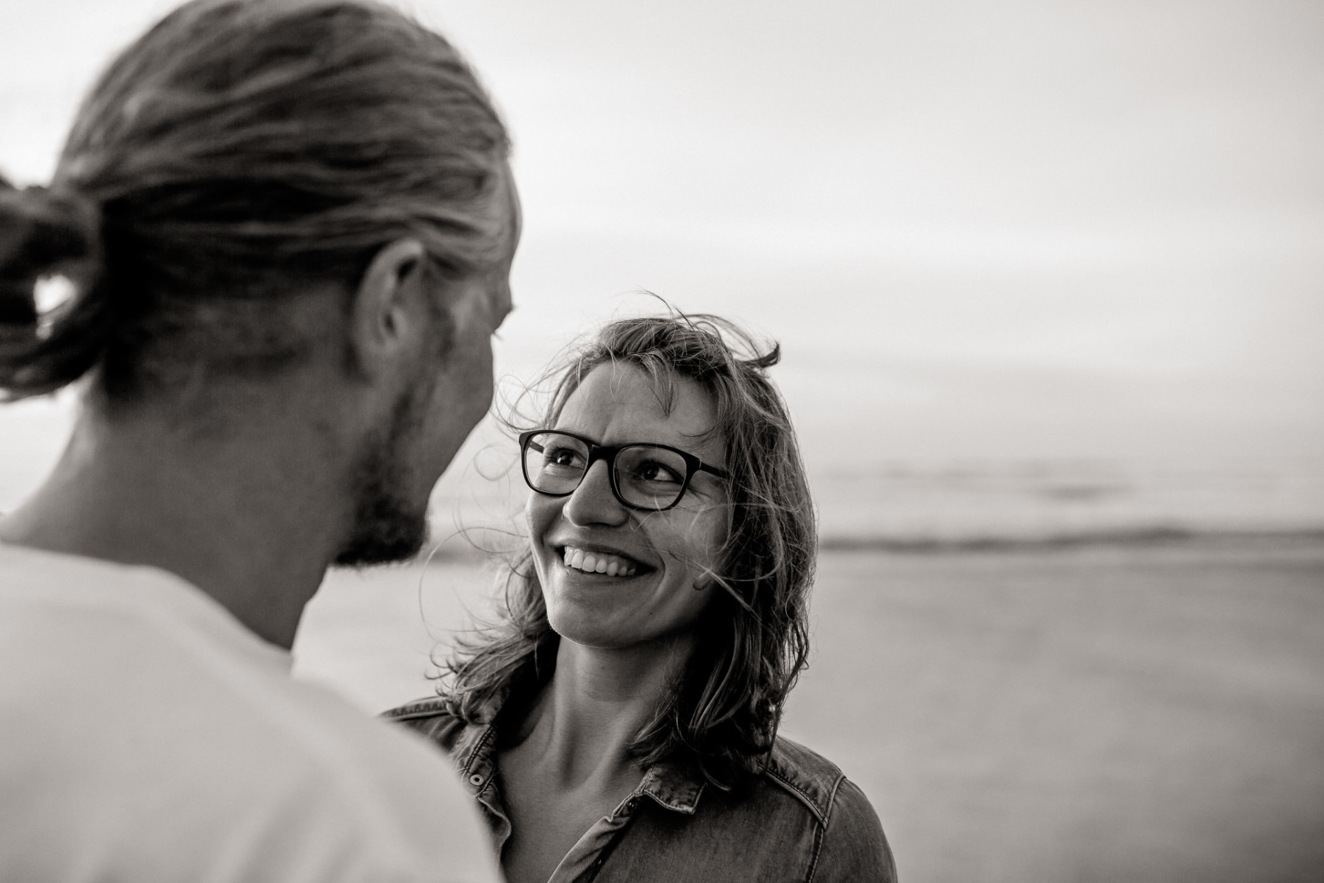 beach engagement photos-wedding photographer portugal-elopement algarve