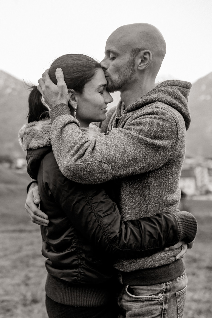 engagement photos with dog-wedding photographer austria-engagement photos austria