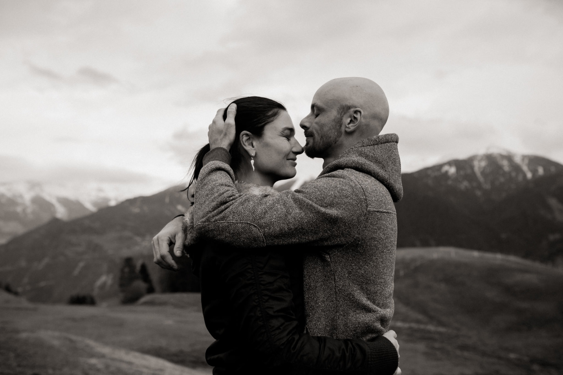 engagement photos with dog-wedding photographer austria-engagement photos austria