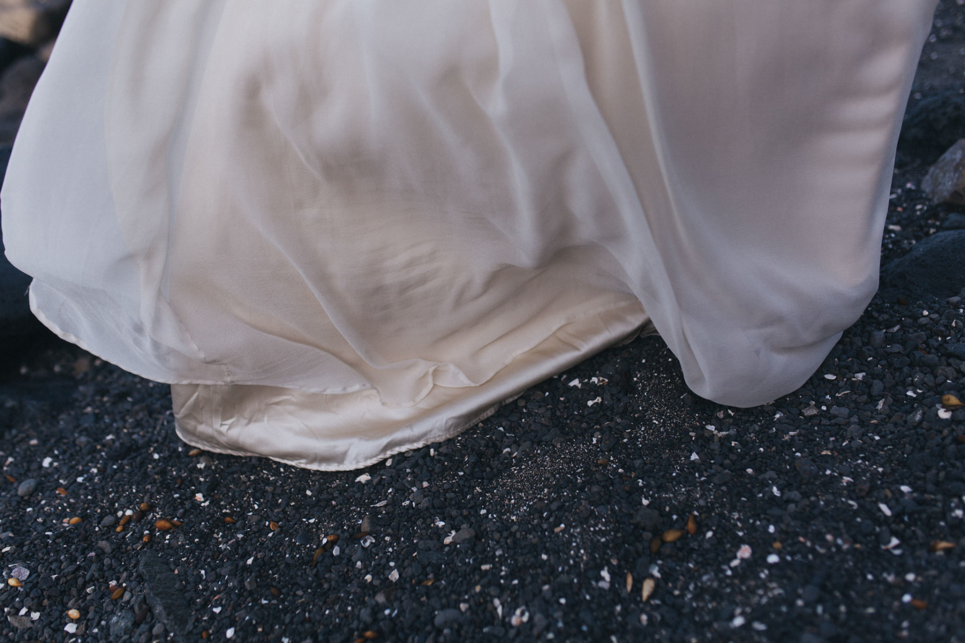 Wedding photographer melbourne-elopement mornington peninsula-mornington wedding photographer-12 wedding photographer melbourne-elopement australia-beach wedding melbourne-mornington peninsula bride-elfenkleid gown