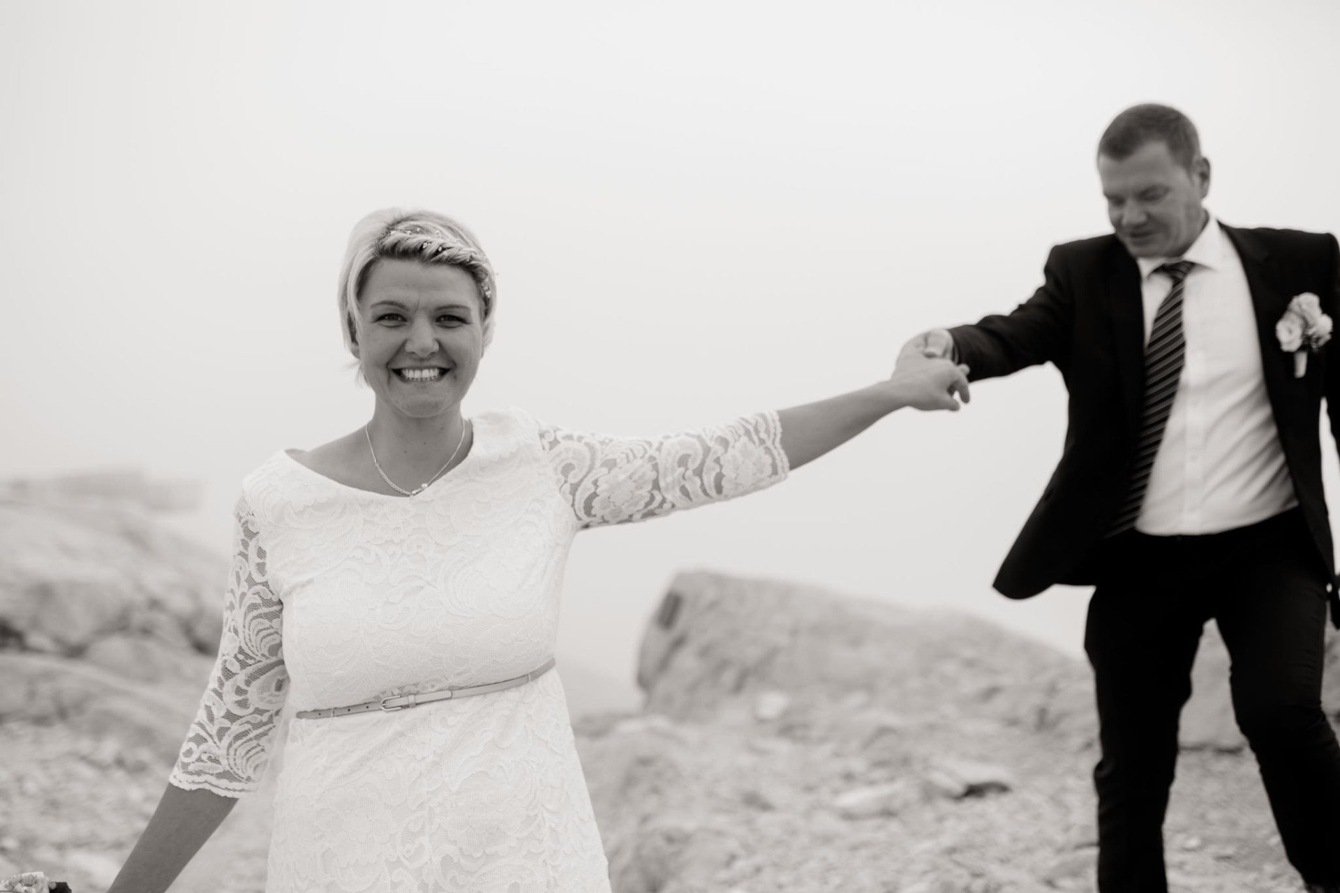 mountain elopement alps-zugspitze wedding-germanys highest mountain-bavarian wedding-munich wedding photographer-mountain wedding