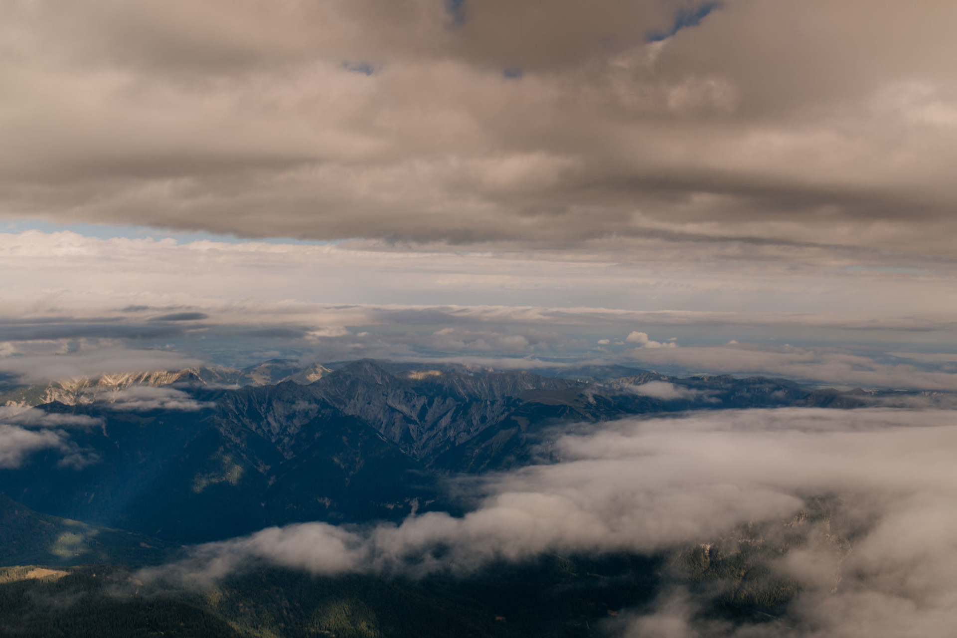 mountain elopement alps-zugspitze wedding-germanys highest mountain-bavarian wedding-munich wedding photographer-mountain wedding