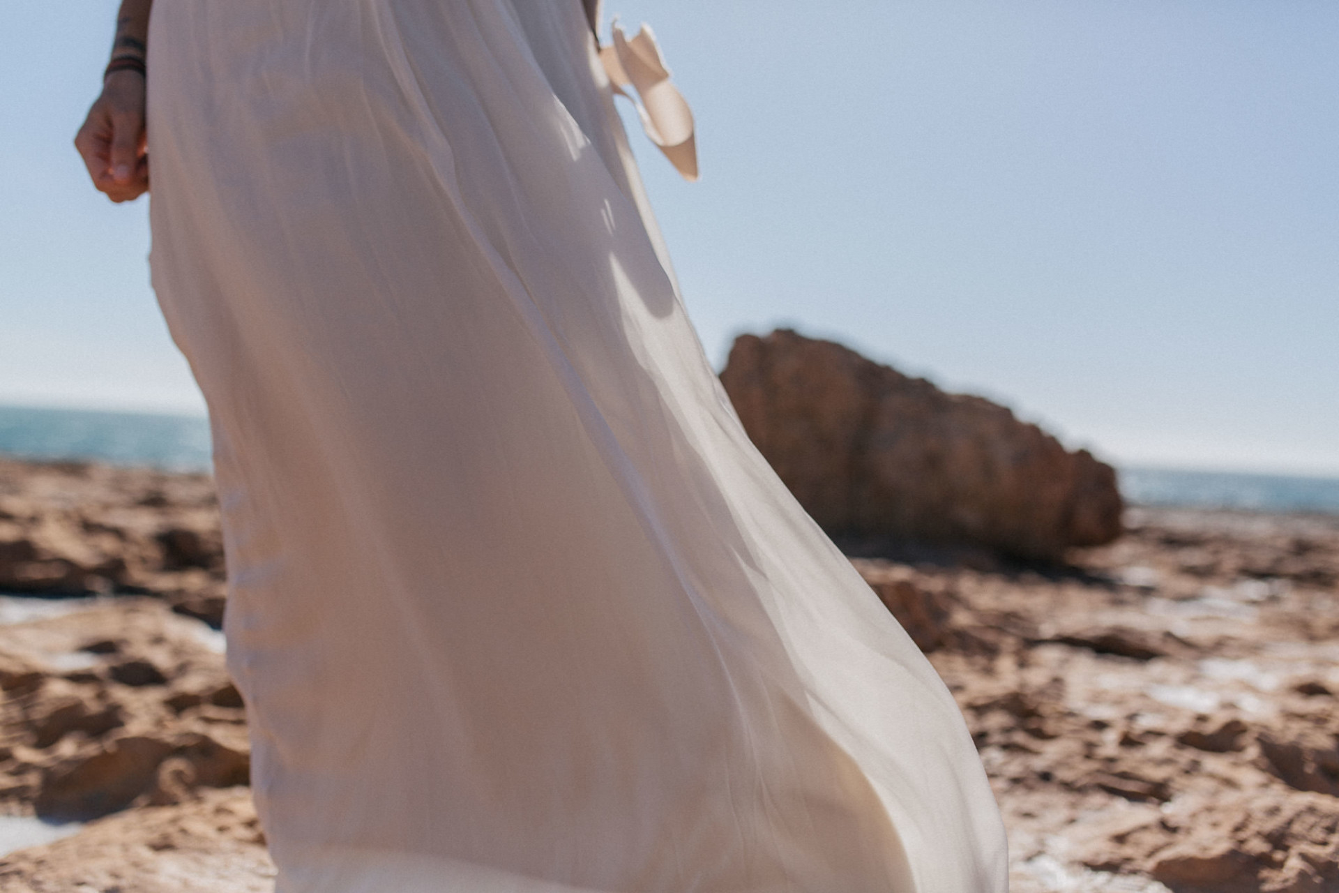 Wedding photographer perth-elopement australia-WA beach wedding WA-elfenkleid bridal gown-the quobba blow holes