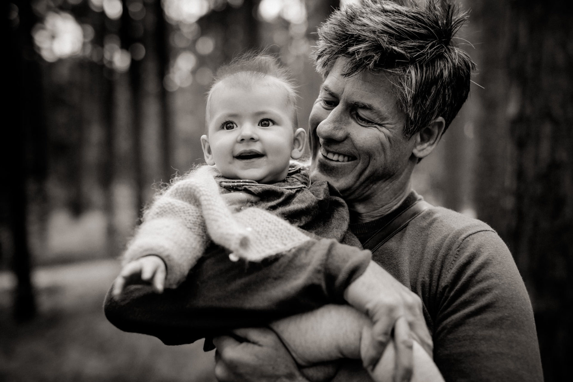 dad and daughter portrait-baby fashion-family photographer berlin
