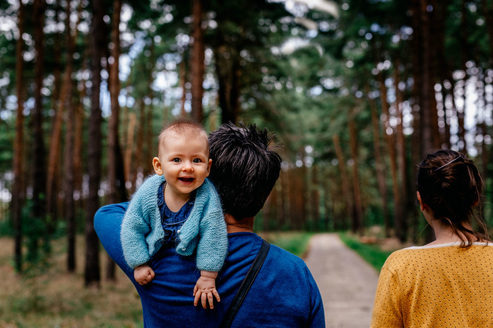 parents and daughter portrait-baby fashion-family photographer berlin