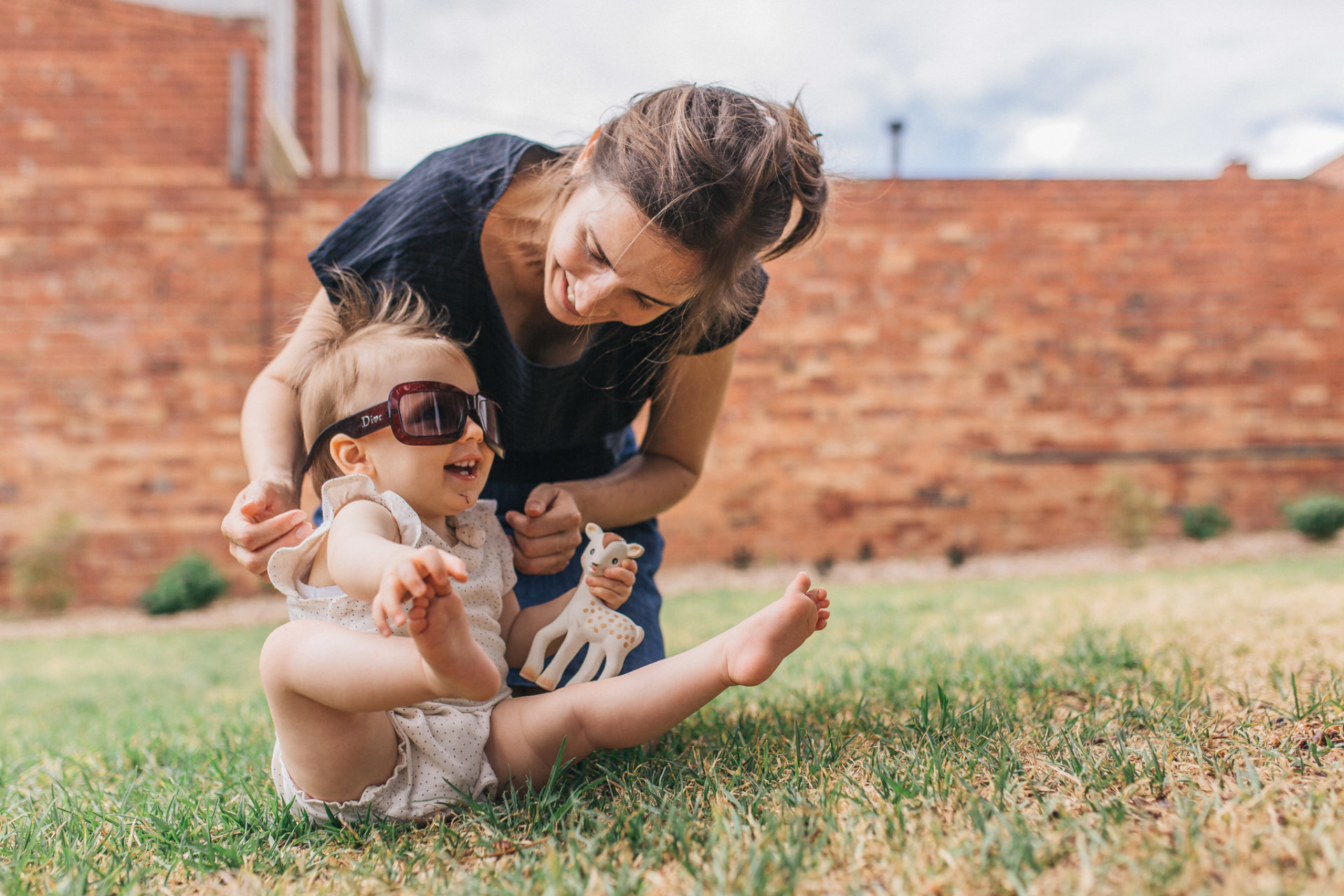 Family photographer Melbourne-mother and child portrait collingwood