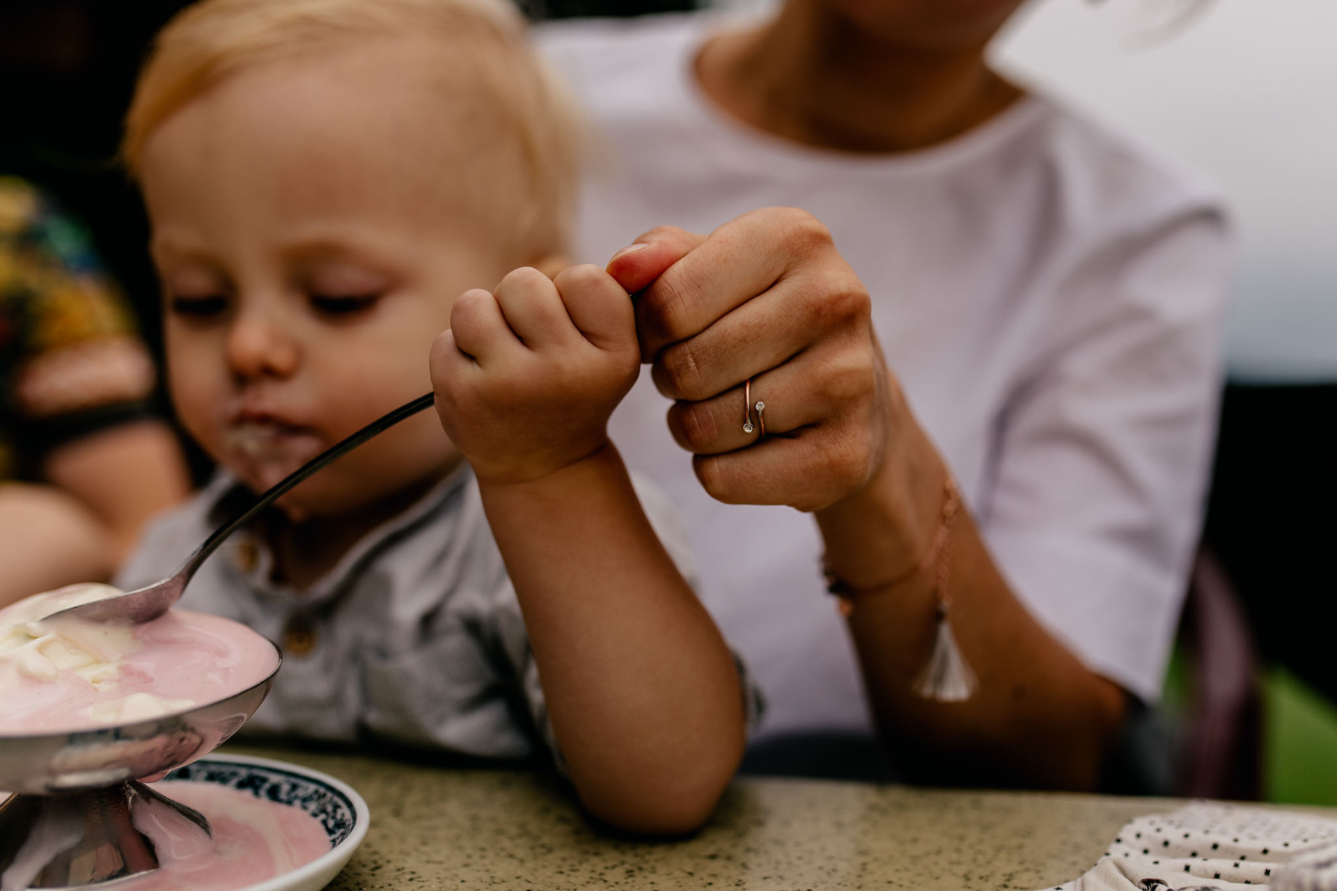 family photographer stuttgart-family journal-family photographer austria-25 learning to eat-cute baby boy-icecream for kids-family photographer stuttgart-newborn photography