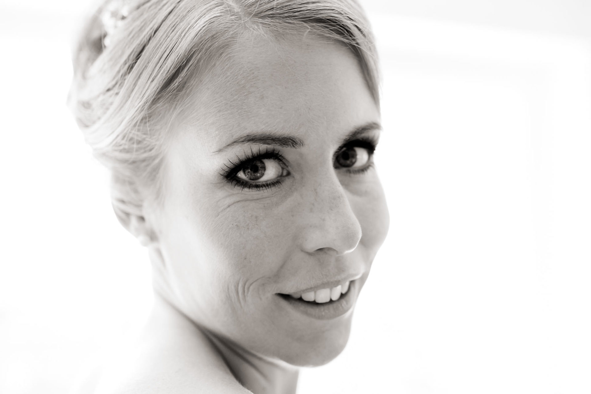 vineyard barn wedding south germany-10 bride getting ready details-creative wedding portraits germany-elopement photographer europe-vineyard wedding stuttgart