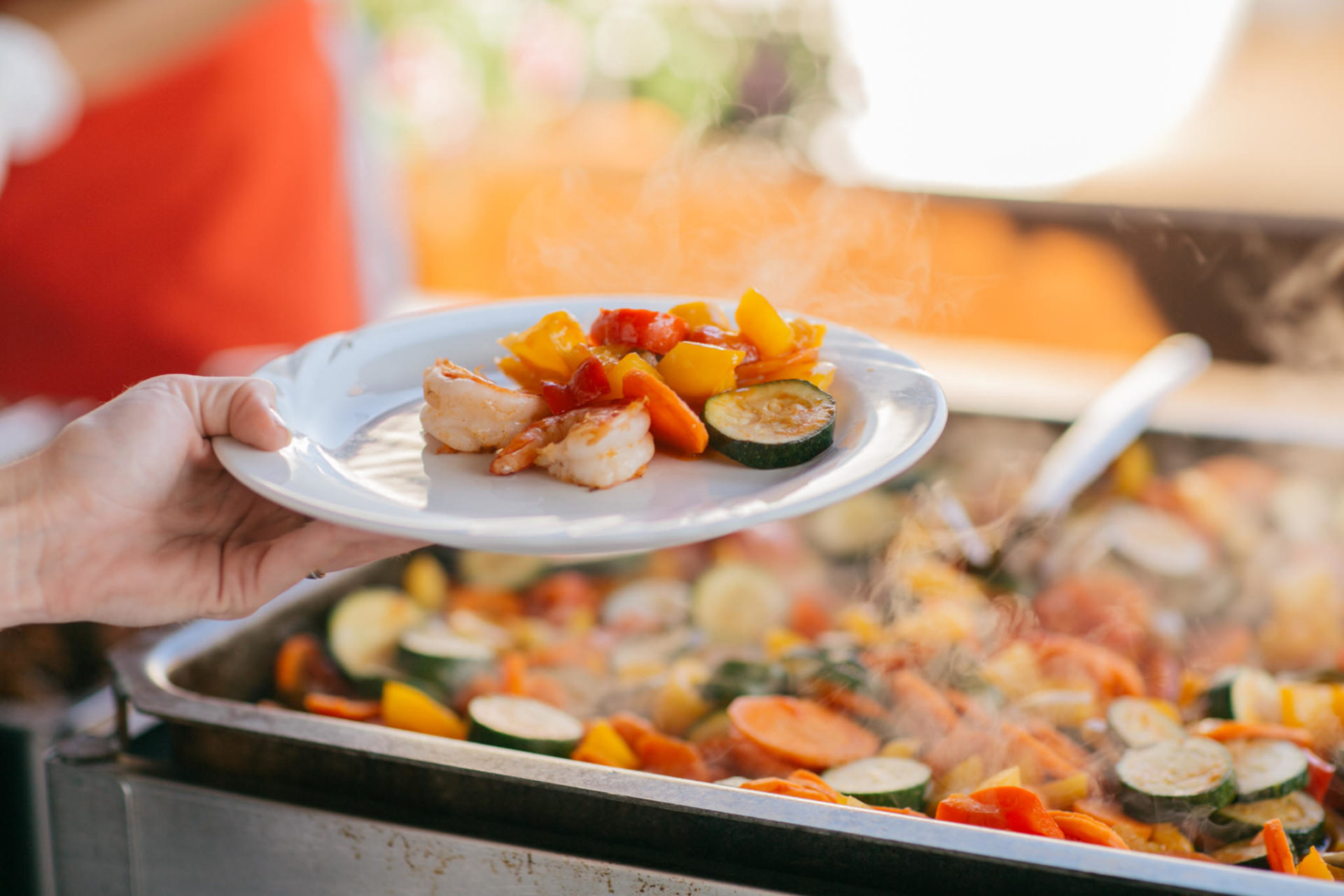 vineyard barn wedding south germany-34 wedding Weingut kurz Wagner-BBQ buffet-wedding dinner