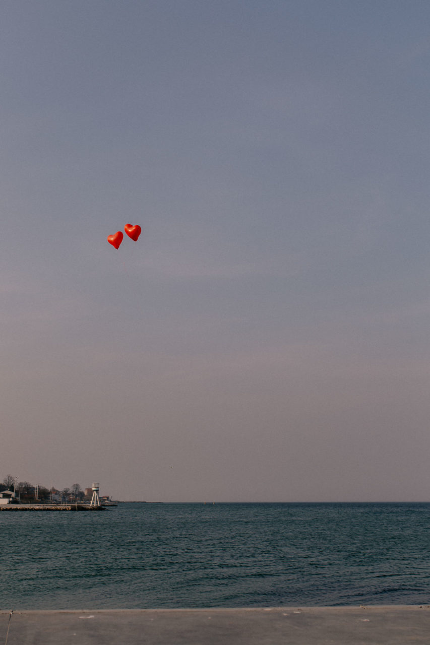 heart balloons wedding-beach wedding denmark-europe elopement destination