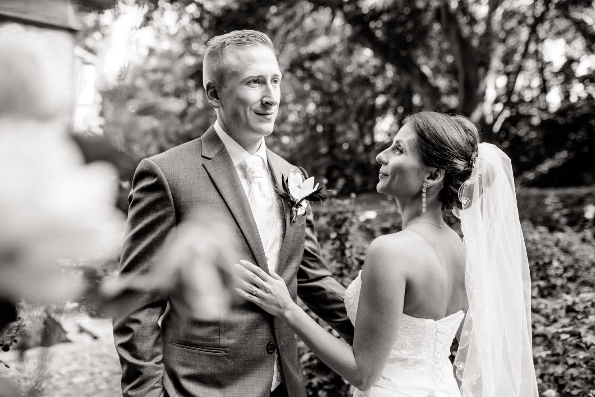 wedding photographer ludwigsburg-wedding graf adelmann-rose garden wedding stuttgart