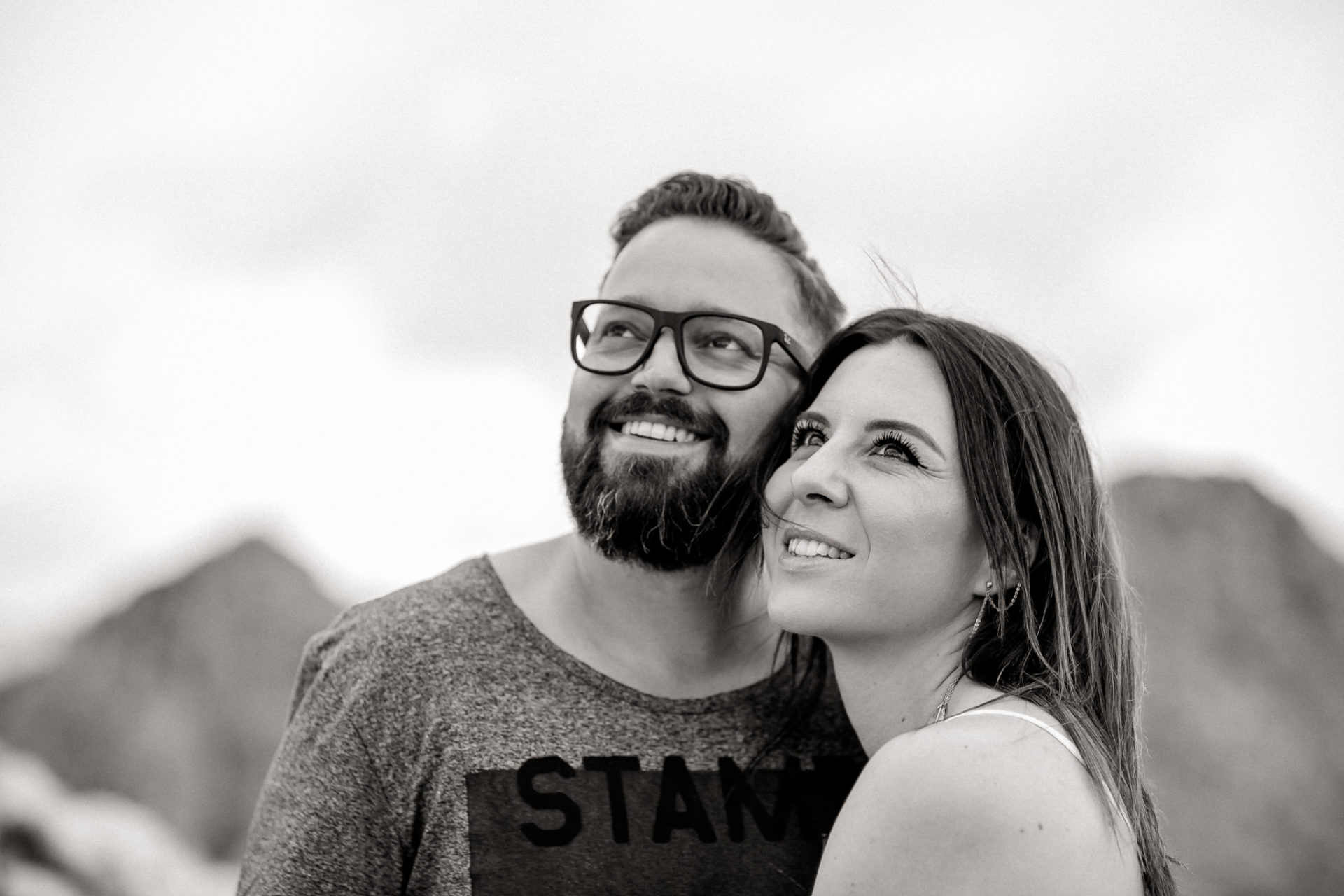wedding photographer austria-engagement photos in alps-4 fashion blogger portrait-who is mecca-beats and dogs-verena raffl christian ratz