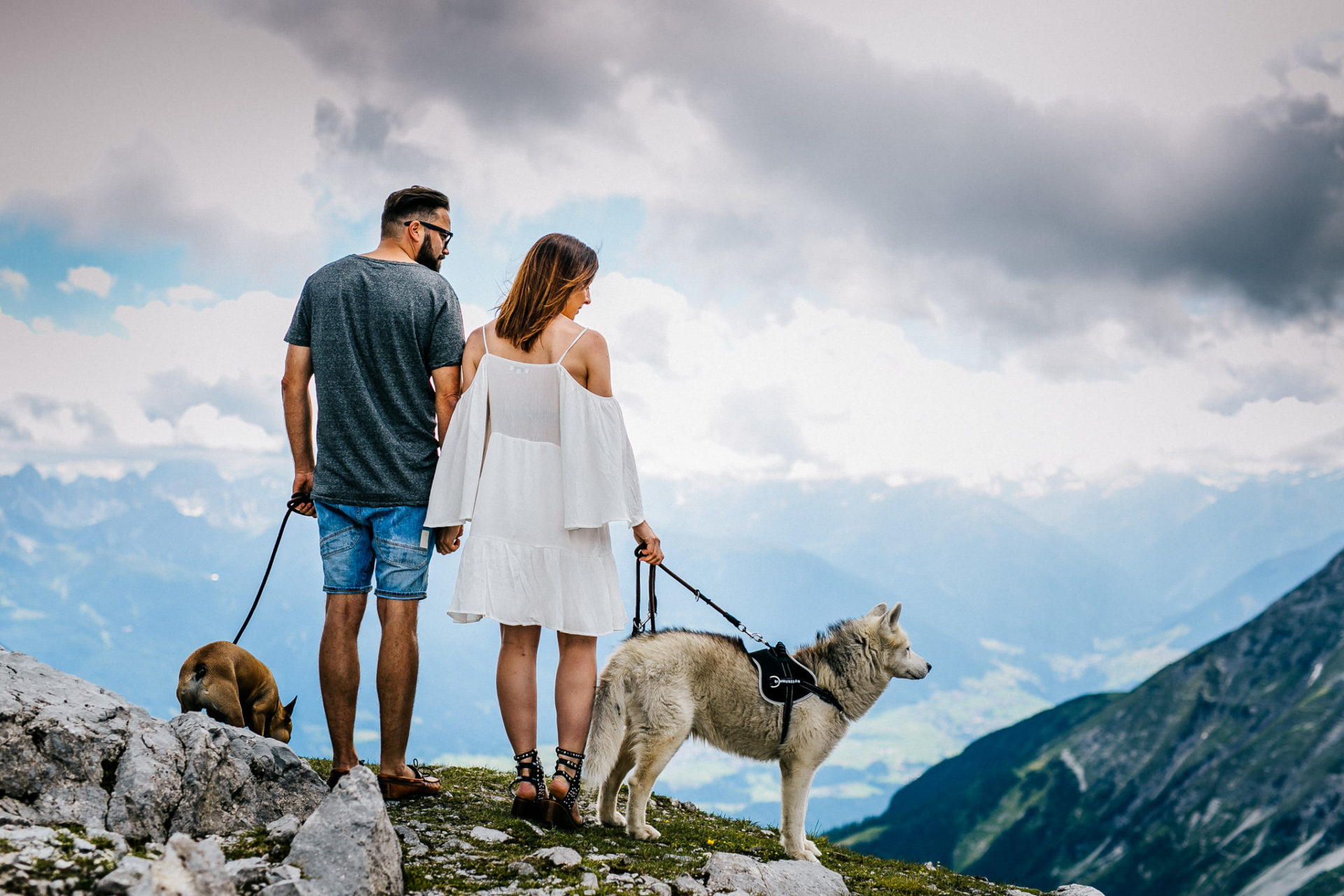 wedding photographer austria-engagement photos in alps-9 mountain elopement europe-hafelekar wedding-austria elopement-engagement photos with dog