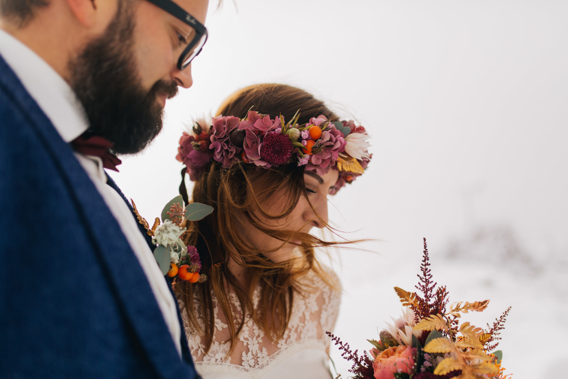 mountain wedding-hafelekar innsbruck-mountaintop ceremony-wedding photographer austria-wedding portrait-siberian husky-dog of honour
