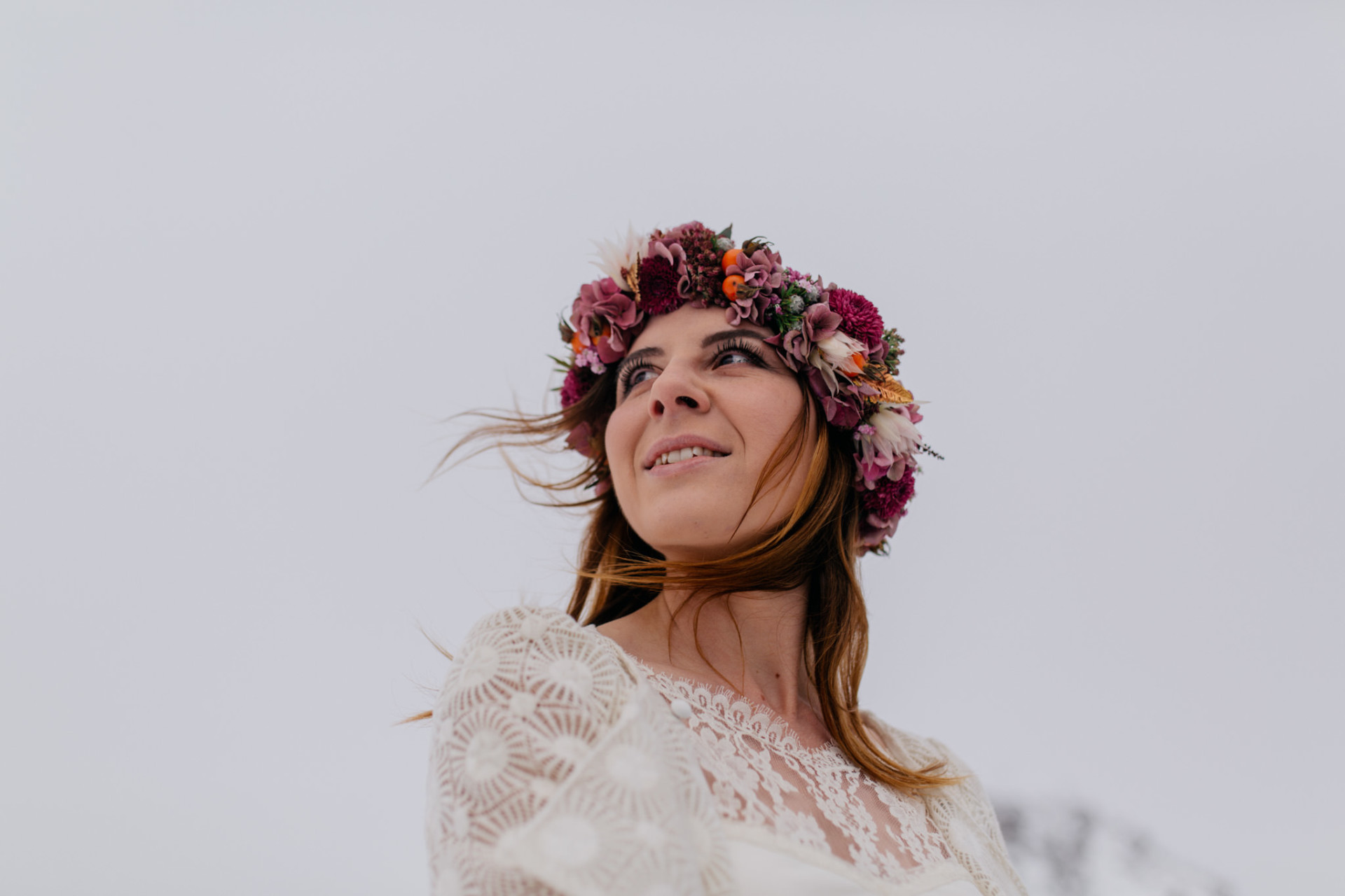 mountain wedding alps-elopement austria-hafelekar wedding portraits-austria photographer-winter wedding-stephanie wolff paris gown