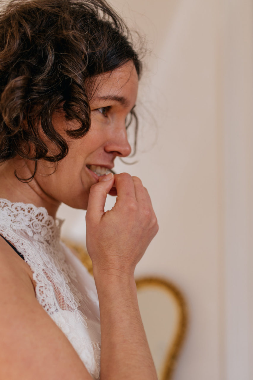 buy wedding dress exclusive germany-frankfurt wedding photographer-weiß zu schwarz bridal gown