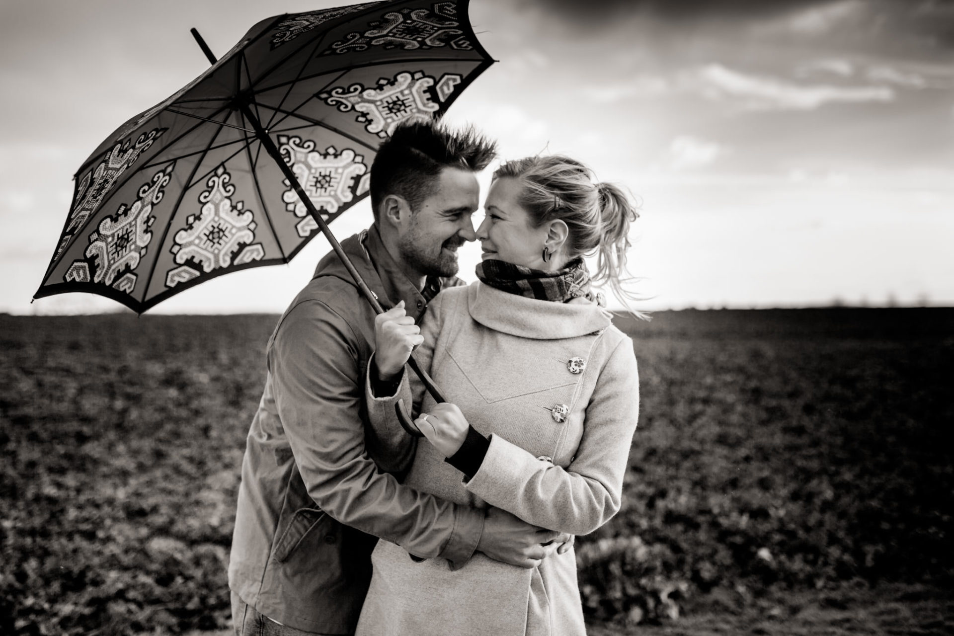 engagement session leipzig-couple shoot rain-storm portrait session-wedding photographer germany-elopement europe-kalte eiche