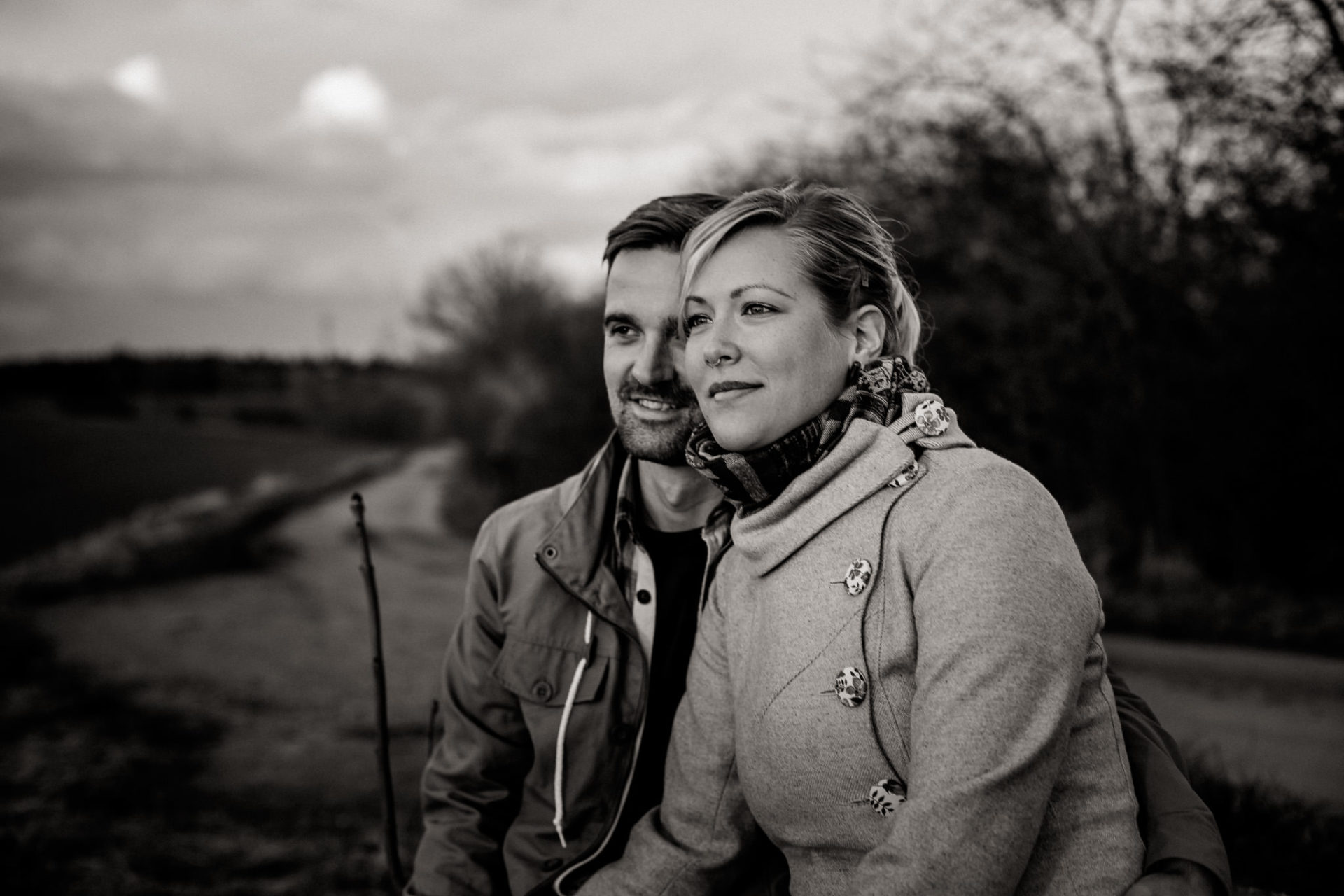 engagement session leipzig-couple shoot rain-storm portrait session-wedding photographer germany-elopement europe