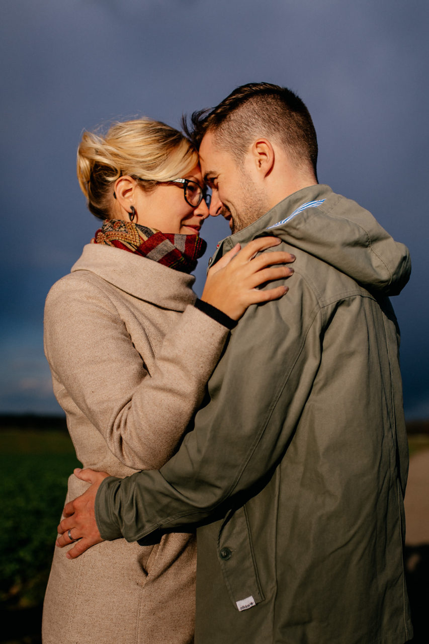engagement session leipzig-couple shoot rain-storm portrait session-wedding photographer germany-elopement europe-kalte eiche