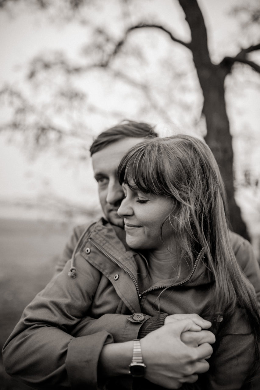 berlin wedding photographer-engagement session-couple portrait-intimate wedding photography-artistic portrait-Neukölln photographer