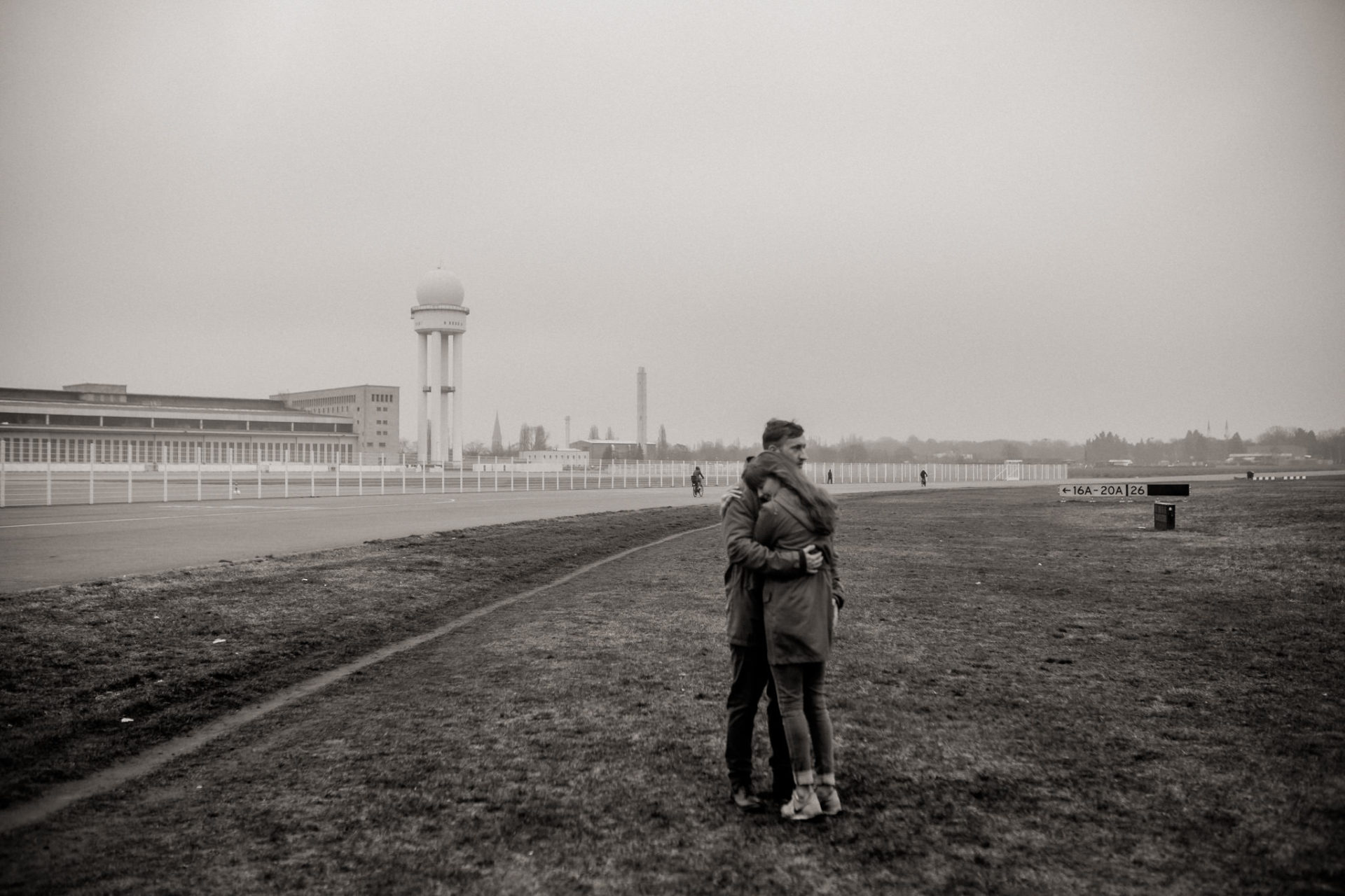 berlin wedding photographer-engagement session-couple portrait-intimate wedding photography-artistic portrait-Neukölln photographer