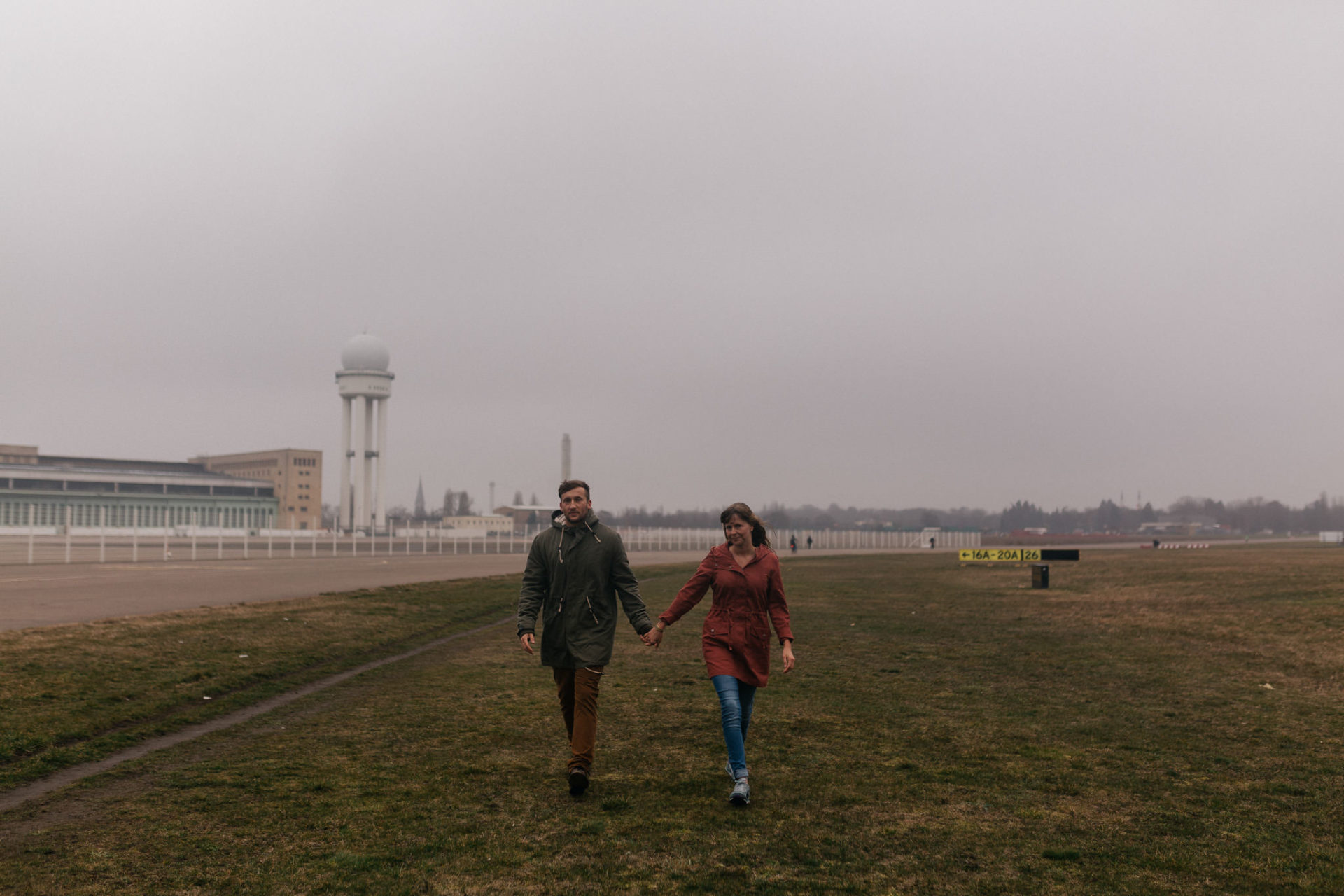 berlin wedding photographer-engagement session-couple portrait-intimate wedding photography-artistic portrait-Neukölln photographer