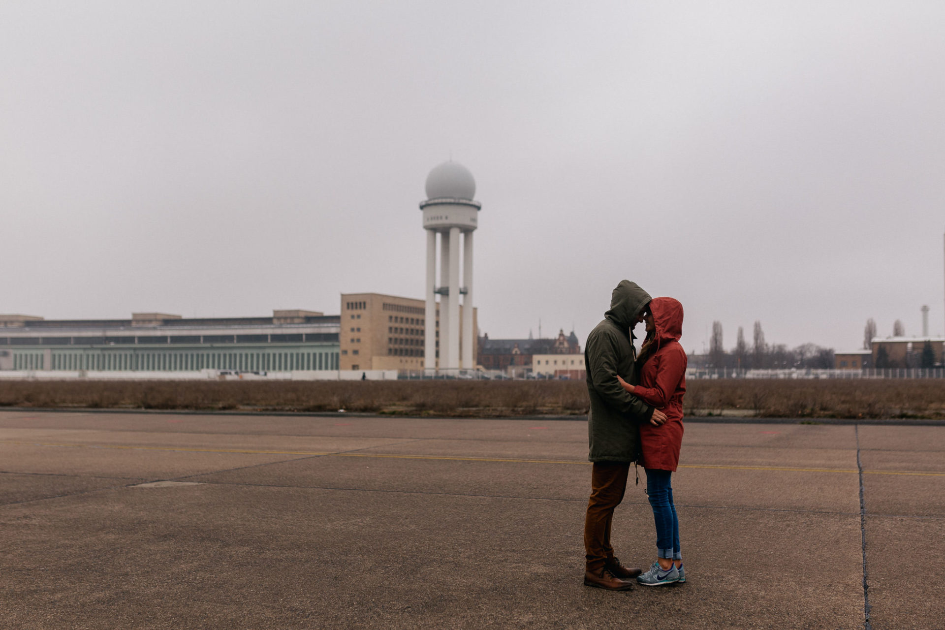 berlin wedding photographer-engagement session-couple portrait-intimate wedding photography-artistic portrait-Neukölln photographer