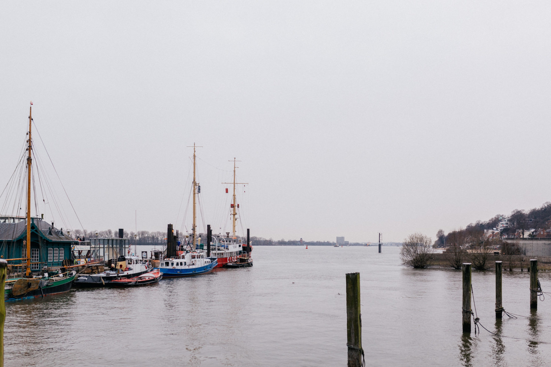 hamburg wedding photographer-harbour hh-elbstrand-strandperle