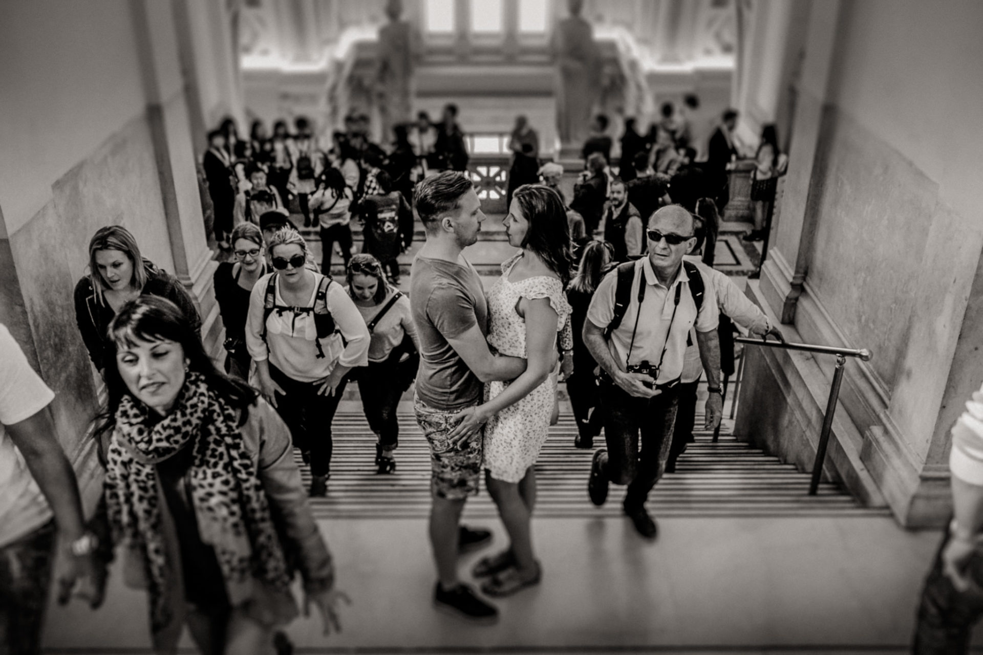 heiraten Italien-hochzeitsfotograf-elopement Latinum-Paarshooting Rom-Couple Fotos Urlaub-emotionale Portraits-Rom Monumento Vittorio Emanuele