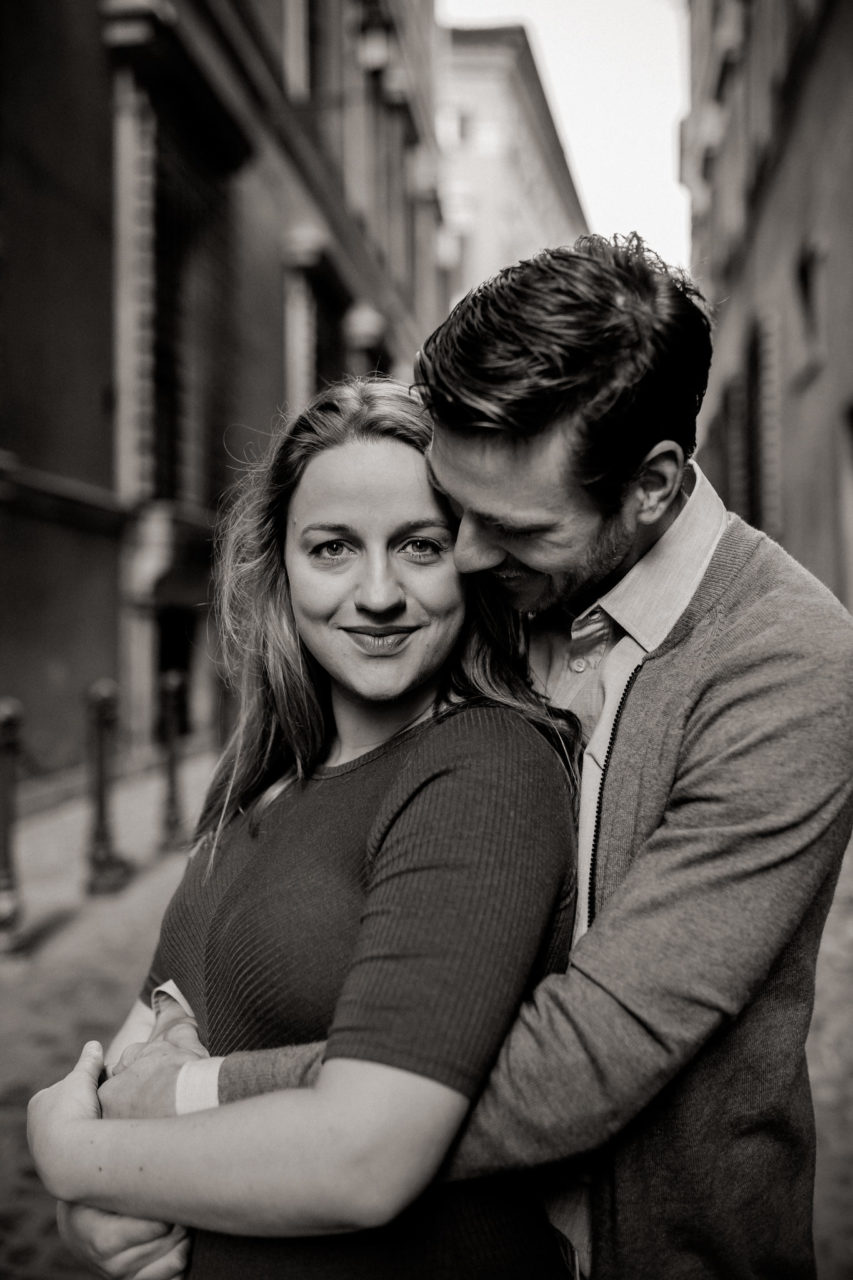 engagement shoot rome- couple photos-city trip-maternity photos-wedding photographer italy-intimate portraits-intimate portraits