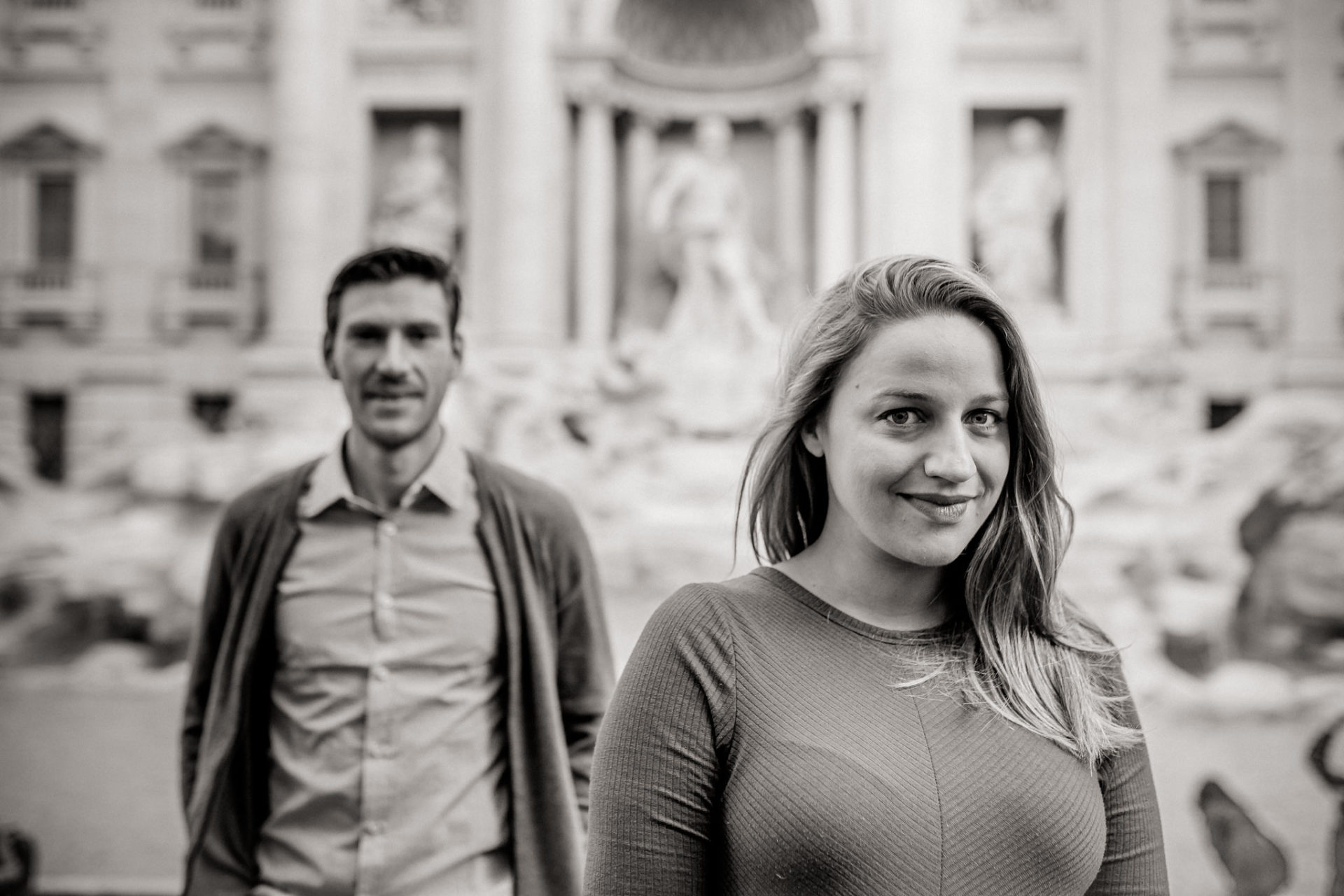 engagement shoot rome- couple photos-city trip-maternity photos-wedding photographer italy-intimate portraits-fontana trevi