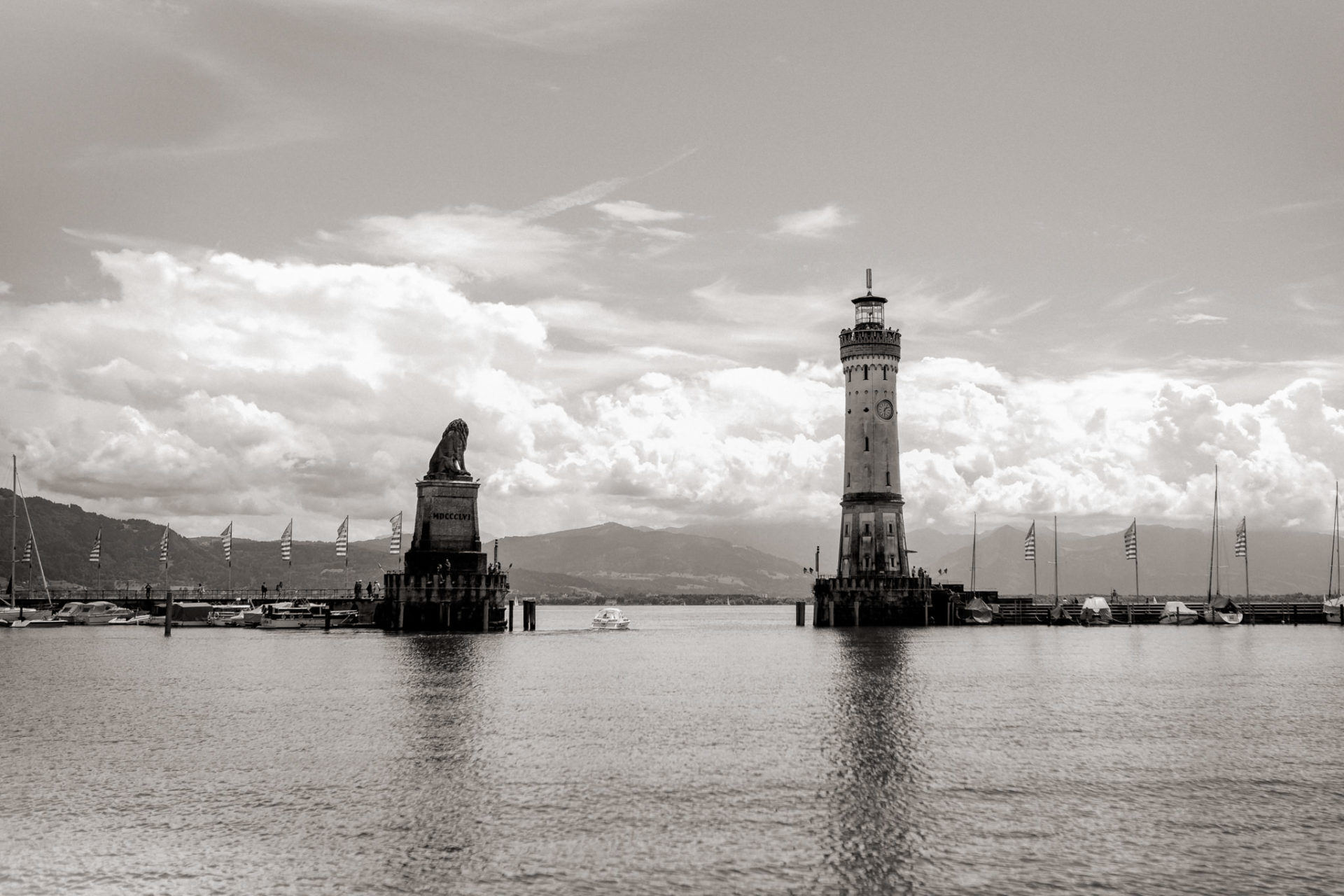 wedding photographer austria-engagement photos lake constance-individual couple portraits-mountain elopement-lindau session couple shoot