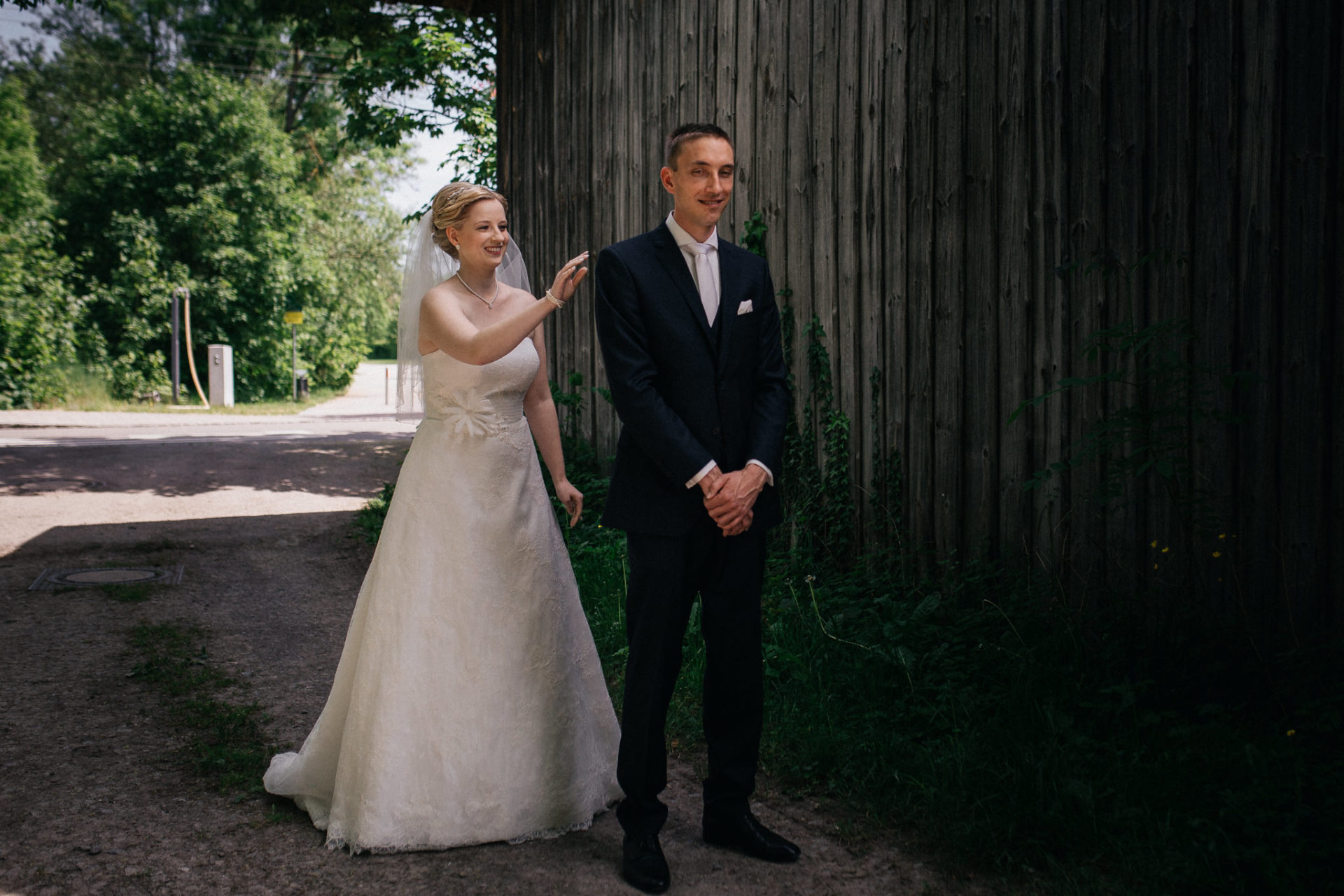 wedding photographer Stuttgart-castle wedding Stettenfels-Black forrest wedding-bride groom first look
