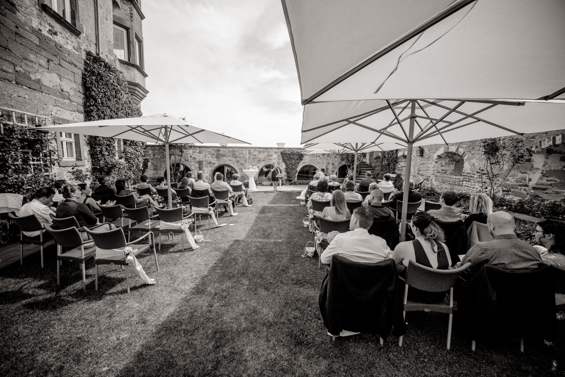 wedding photographer Stuttgart-castle wedding Stettenfels-Black forrest wedding-free ceremony