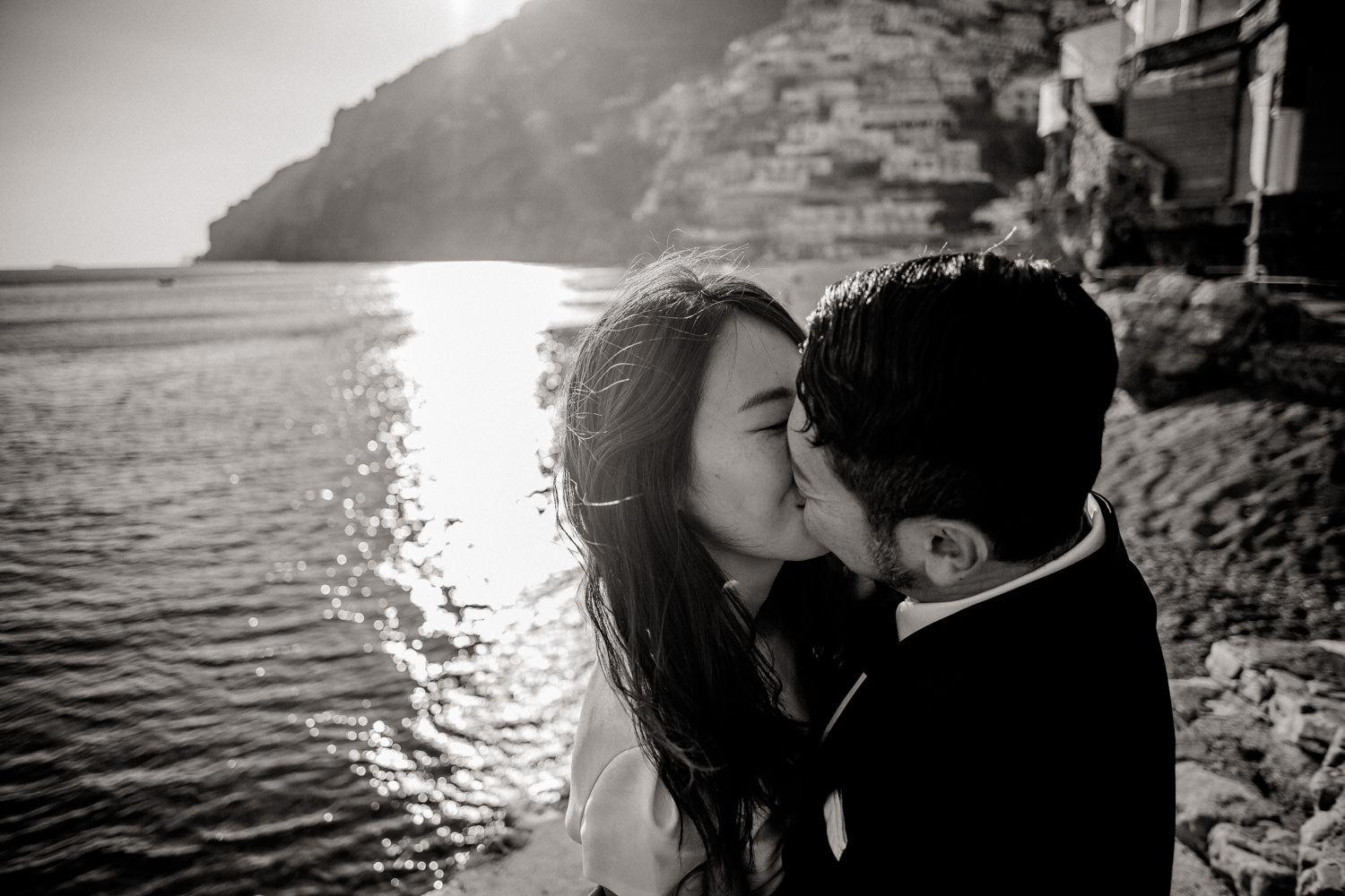 Hochzeitsfotograf Amalfi Küste-Flitterwochen Italien-Close Up Portrait Paarfoto schwarzweiß