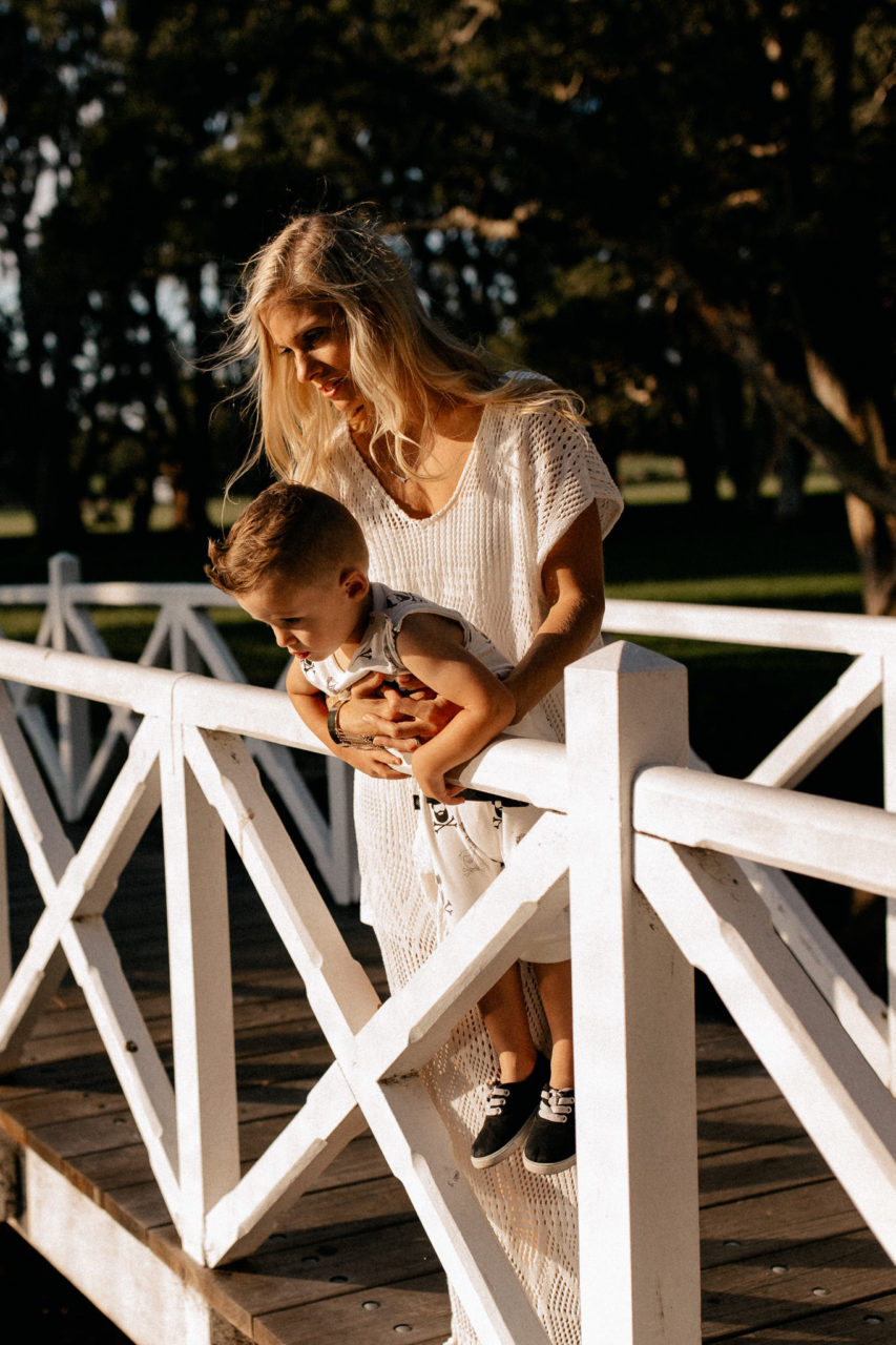 Sydney family photographer-homestory with kids-quirky documentary unposed wedding photography-melbourne family photography-candid moments-hip kids apparel-coogee beach park family time