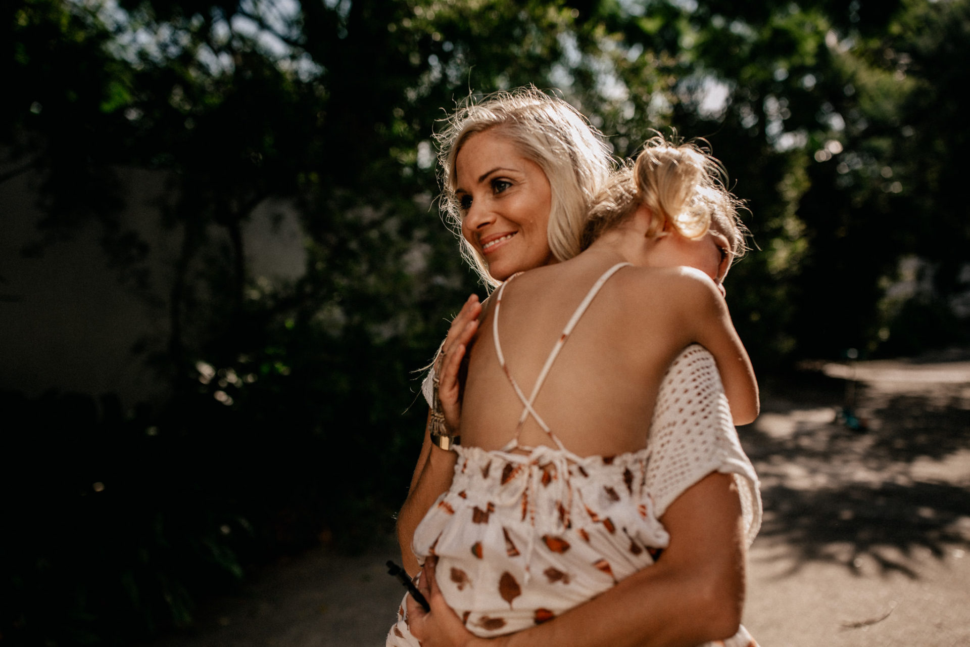 Sydney family photographer-homestory with kids-quirky documentary unposed wedding photography-melbourne family photography-candid moments-hip kids apparel