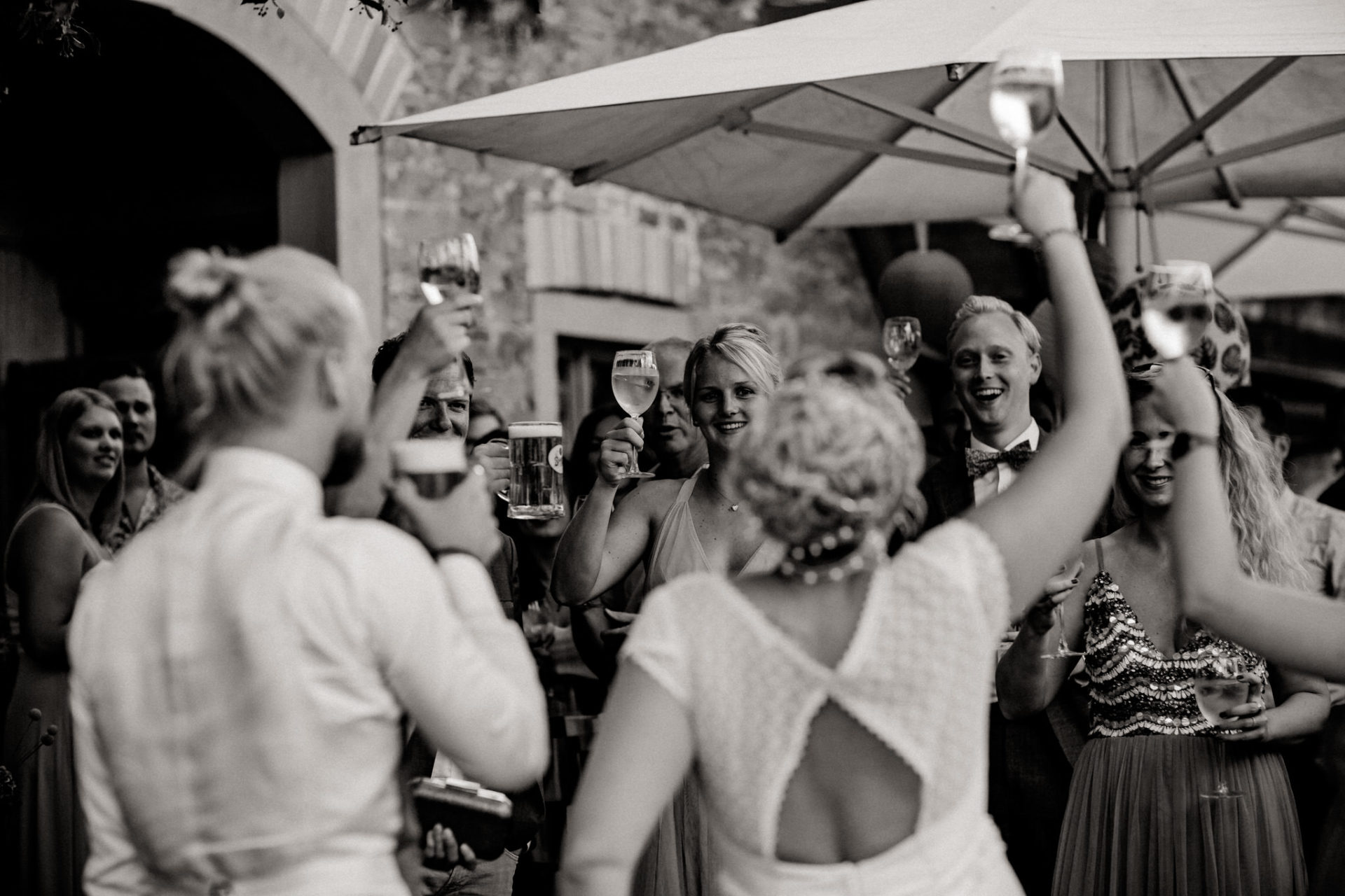 Barefoot Wedding-Barn-Gut-Huehnerhof-wedding-photographer-frankfurt-55